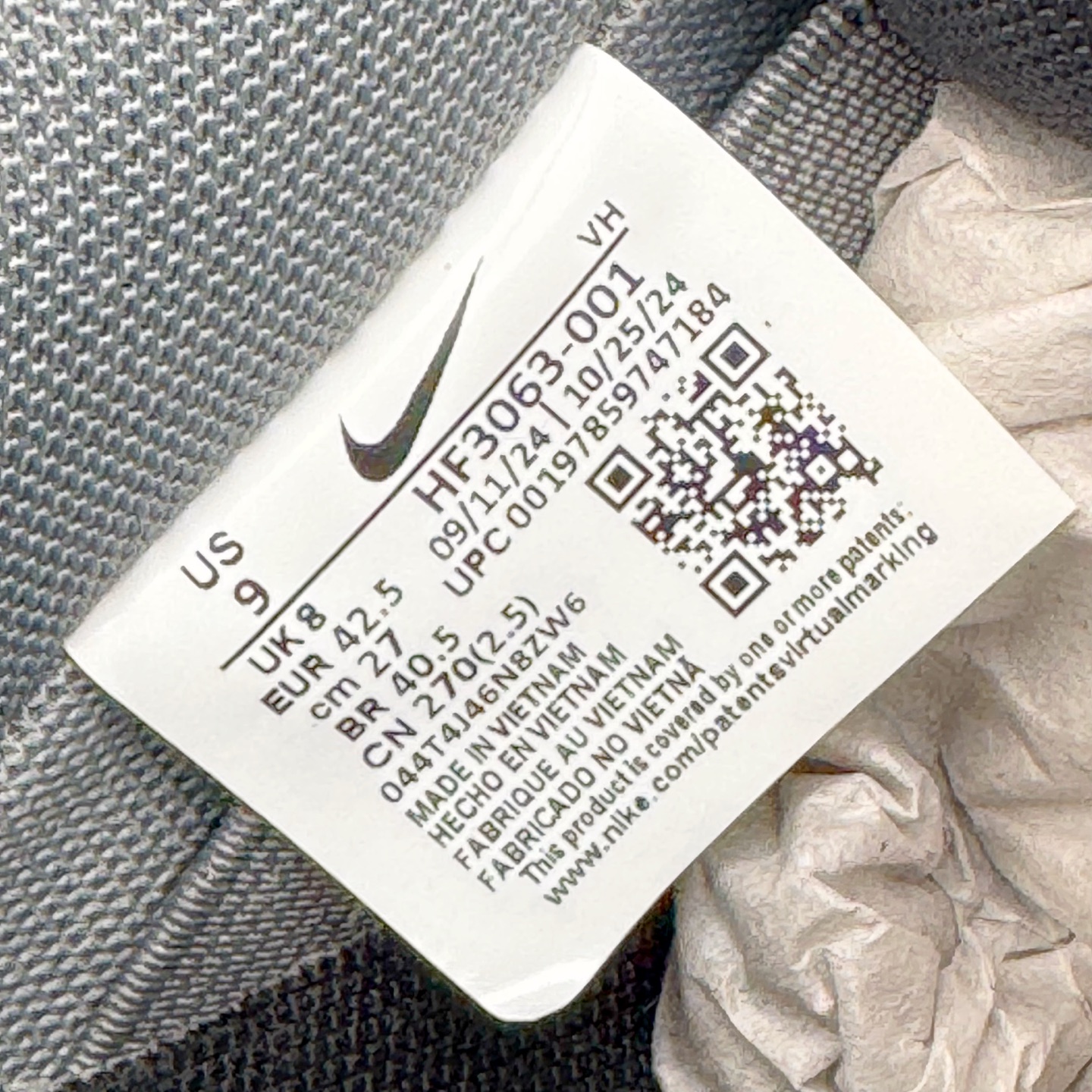 图片[17]-＃KZ神版 NK SB Dunk Low 灰黑 HF3063-001 毫无疑问市场中端王者 全码福利开炸 长期补货价格一步到位 毫无疑问市场中端王者 实力大厂出品 新配色陆续开发 利润个位数只为口碑 全套原纸板楦头开发 确保原汁原味 完美呈现DUNK版型 一比一鞋头弧度高度鞋身弧度 此版本只针对中端市场 皮料材质有所更替 其他数据细节工艺流程均保持一致 绝不口嗨 细节品控鞋型随意对比 独家私模官方第六代原厂航空铝磨具打磨大底 鞋头坡度极致还原 无解鞋型 原盒原配 圈内天花板工艺 原厂玻璃冲刀 超高清洁度 全鞋零毛边皮料切割 原厂中底布点胶 中底布拉帮走线遵循公司 尺码：36 36.5 37.5 38 38.5 39 40 40.5 41 42 42.5 43 44 44.5 45 46 47.5-选品中心