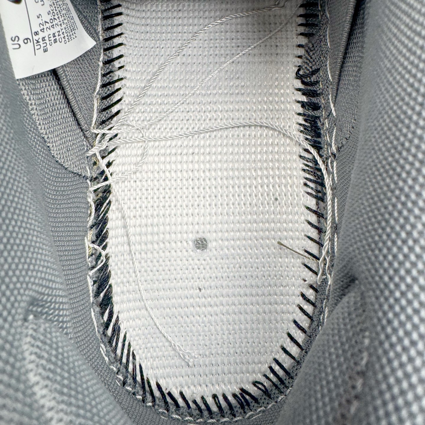 图片[19]-＃KZ神版 NK SB Dunk Low 灰黑 HF3063-001 毫无疑问市场中端王者 全码福利开炸 长期补货价格一步到位 毫无疑问市场中端王者 实力大厂出品 新配色陆续开发 利润个位数只为口碑 全套原纸板楦头开发 确保原汁原味 完美呈现DUNK版型 一比一鞋头弧度高度鞋身弧度 此版本只针对中端市场 皮料材质有所更替 其他数据细节工艺流程均保持一致 绝不口嗨 细节品控鞋型随意对比 独家私模官方第六代原厂航空铝磨具打磨大底 鞋头坡度极致还原 无解鞋型 原盒原配 圈内天花板工艺 原厂玻璃冲刀 超高清洁度 全鞋零毛边皮料切割 原厂中底布点胶 中底布拉帮走线遵循公司 尺码：36 36.5 37.5 38 38.5 39 40 40.5 41 42 42.5 43 44 44.5 45 46 47.5-选品中心