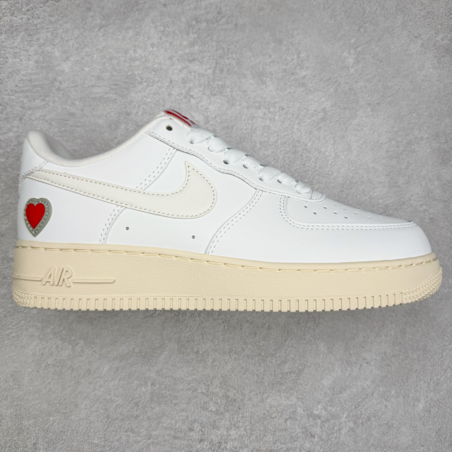 ＃福利特价‼️
NK Air Force 1´07 Low 空军一号低帮百搭休闲运动板鞋 DD7717-