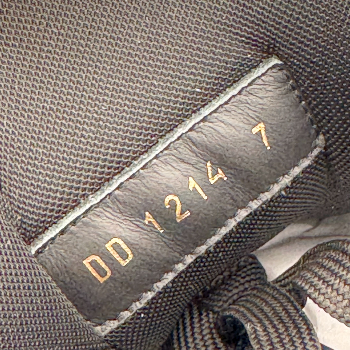 图片[21]-＃GD广顶 Louis Vuitton Trainer lv路易威登时装走秀运动时尚板鞋 外贸零售特供批次 2023全新纸板数据 印花高频效果碾压市面 市售天花板产物 耗时半年巨作 全套原厂新版原纸板楦头开发 原厂特供皮料加持 市场所有版本中综合最强的货品 GD实力大厂出品 全网最全配色更新最快 最成熟的做工稳定的品控 完美鞋型超高的清洁度 零毛边线头瑕疵 全套原楦原纸版原鞋开模 全网最具灵魂的版型 正确原装黄色鞋盒 正确中底印花 鞋面印花3D高频深度立体 全鞋电脑针车 紧密相连 针距密度一致 环保乳胶注塑鞋垫 厚度脚感还原原版 皮面裁剪部位 统一油边封口工艺 原装橡胶大底含胶量大底组合零偏差 专柜全套包装 防尘袋 说明书 质保卡 男女鞋 尺码：35 36 37 38 39 40 41 42 43 44 45-选品中心