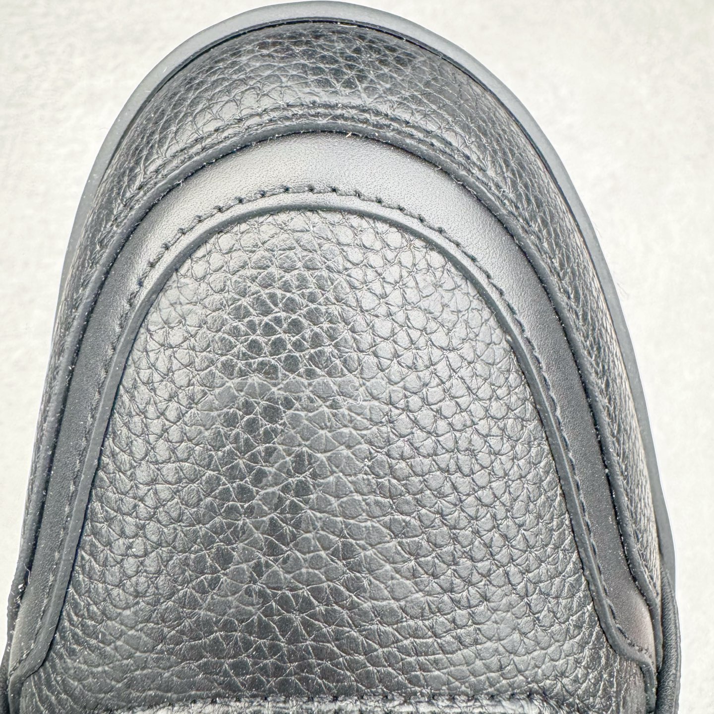 图片[19]-＃GD广顶 Louis Vuitton Trainer lv路易威登时装走秀运动时尚板鞋 外贸零售特供批次 2023全新纸板数据 印花高频效果碾压市面 市售天花板产物 耗时半年巨作 全套原厂新版原纸板楦头开发 原厂特供皮料加持 市场所有版本中综合最强的货品 GD实力大厂出品 全网最全配色更新最快 最成熟的做工稳定的品控 完美鞋型超高的清洁度 零毛边线头瑕疵 全套原楦原纸版原鞋开模 全网最具灵魂的版型 正确原装黄色鞋盒 正确中底印花 鞋面印花3D高频深度立体 全鞋电脑针车 紧密相连 针距密度一致 环保乳胶注塑鞋垫 厚度脚感还原原版 皮面裁剪部位 统一油边封口工艺 原装橡胶大底含胶量大底组合零偏差 专柜全套包装 防尘袋 说明书 质保卡 男女鞋 尺码：35 36 37 38 39 40 41 42 43 44 45-选品中心