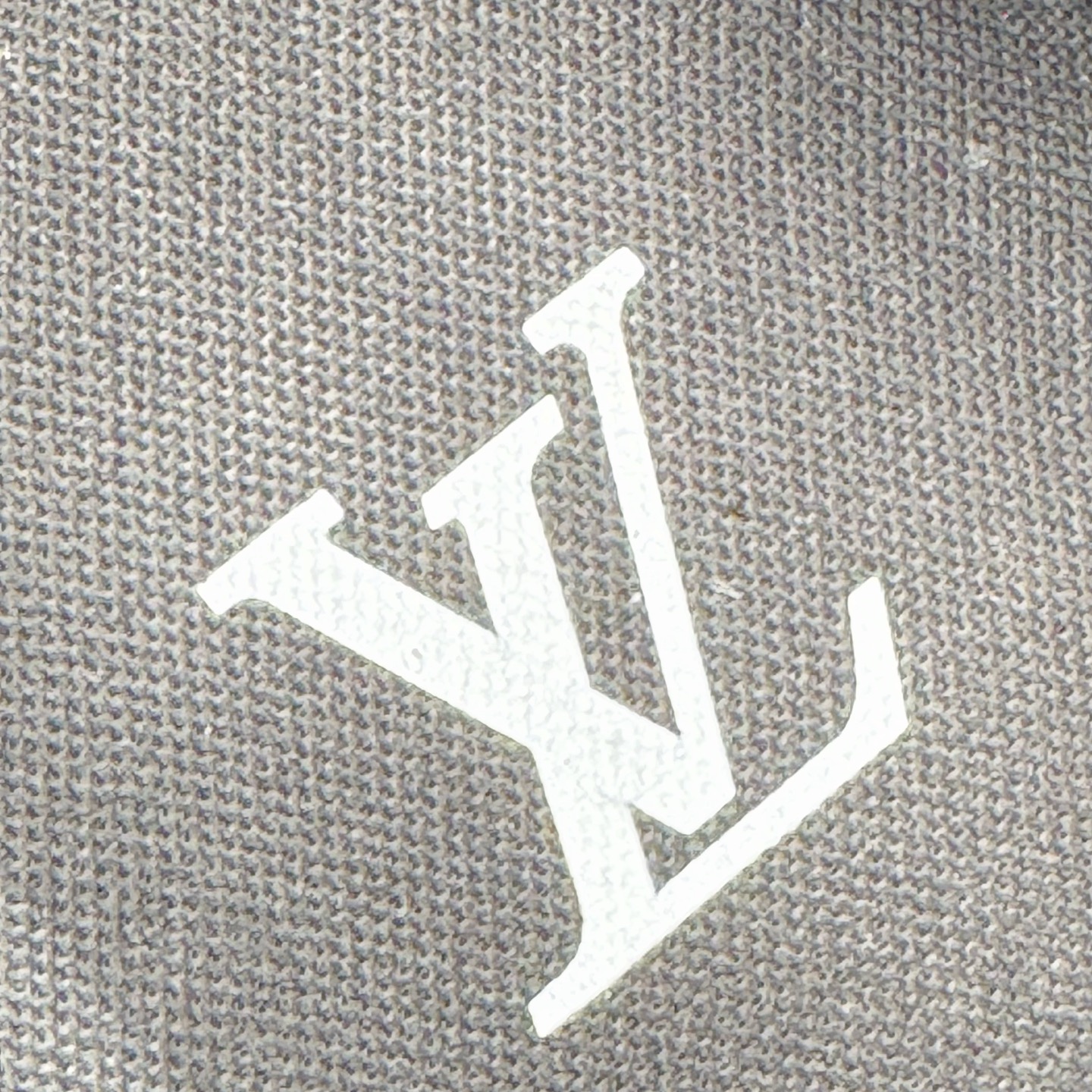 图片[22]-＃GD广顶 Louis Vuitton Trainer lv路易威登时装走秀运动时尚板鞋 外贸零售特供批次 2023全新纸板数据 印花高频效果碾压市面 市售天花板产物 耗时半年巨作 全套原厂新版原纸板楦头开发 原厂特供皮料加持 市场所有版本中综合最强的货品 GD实力大厂出品 全网最全配色更新最快 最成熟的做工稳定的品控 完美鞋型超高的清洁度 零毛边线头瑕疵 全套原楦原纸版原鞋开模 全网最具灵魂的版型 正确原装黄色鞋盒 正确中底印花 鞋面印花3D高频深度立体 全鞋电脑针车 紧密相连 针距密度一致 环保乳胶注塑鞋垫 厚度脚感还原原版 皮面裁剪部位 统一油边封口工艺 原装橡胶大底含胶量大底组合零偏差 专柜全套包装 防尘袋 说明书 质保卡 男女鞋 尺码：35 36 37 38 39 40 41 42 43 44 45-选品中心