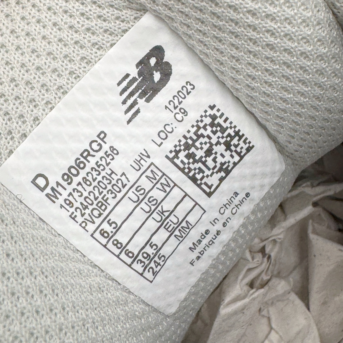 图片[11]-＃M纯原 New Balance M1906RGP 灰白绿 NB新百伦潮流复古织物皮革减震防滑耐磨轻便低帮跑步鞋 原档数据独立私模大底 唯一正确六层组合大底 RB前软后硬 百分百还原原鞋脚感 基于市场现有版本全新升级调整 NB市场最强产物 全网最全配色加持 全套原楦原纸板原厂数据开发 全鞋电脑针车加持 原厂网布 原装进口头层翻毛皮料正确绒感卡色 正确中底拉帮中底网布细节 一比一手工擦旧效果 冲裁组合 匠心打造 耗时两个月开发完成 工艺极其复杂难度可想而知 高端零售专供产物 尺码：36 37 37.5 38 38.5 39.5 40 40.5 41.5 42 42.5 43 44 44.5 45 45.5 46.5 47-选品中心