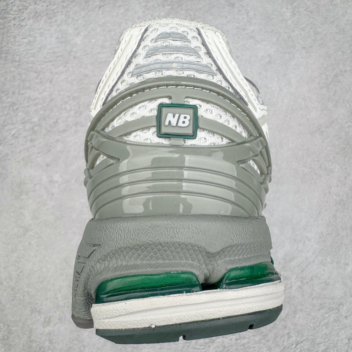 图片[8]-＃M纯原 New Balance M1906RGP 灰白绿 NB新百伦潮流复古织物皮革减震防滑耐磨轻便低帮跑步鞋 原档数据独立私模大底 唯一正确六层组合大底 RB前软后硬 百分百还原原鞋脚感 基于市场现有版本全新升级调整 NB市场最强产物 全网最全配色加持 全套原楦原纸板原厂数据开发 全鞋电脑针车加持 原厂网布 原装进口头层翻毛皮料正确绒感卡色 正确中底拉帮中底网布细节 一比一手工擦旧效果 冲裁组合 匠心打造 耗时两个月开发完成 工艺极其复杂难度可想而知 高端零售专供产物 尺码：36 37 37.5 38 38.5 39.5 40 40.5 41.5 42 42.5 43 44 44.5 45 45.5 46.5 47-选品中心