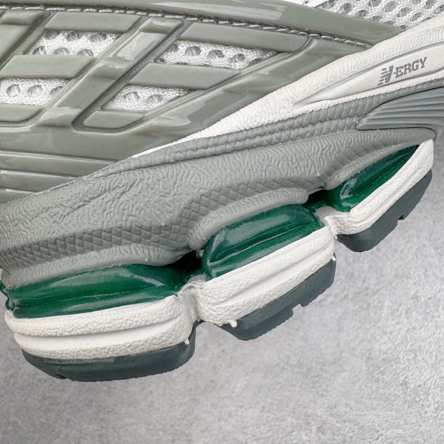 图片[18]-＃M纯原 New Balance M1906RGP 灰白绿 NB新百伦潮流复古织物皮革减震防滑耐磨轻便低帮跑步鞋 原档数据独立私模大底 唯一正确六层组合大底 RB前软后硬 百分百还原原鞋脚感 基于市场现有版本全新升级调整 NB市场最强产物 全网最全配色加持 全套原楦原纸板原厂数据开发 全鞋电脑针车加持 原厂网布 原装进口头层翻毛皮料正确绒感卡色 正确中底拉帮中底网布细节 一比一手工擦旧效果 冲裁组合 匠心打造 耗时两个月开发完成 工艺极其复杂难度可想而知 高端零售专供产物 尺码：36 37 37.5 38 38.5 39.5 40 40.5 41.5 42 42.5 43 44 44.5 45 45.5 46.5 47-选品中心