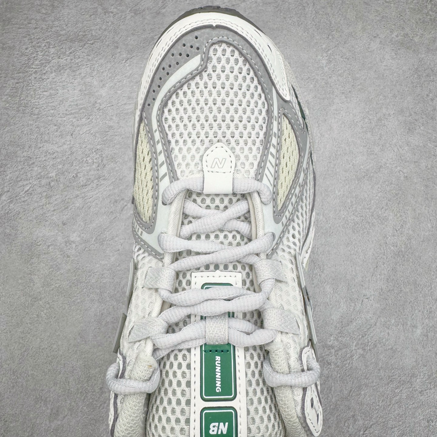 图片[4]-＃M纯原 New Balance M1906RGP 灰白绿 NB新百伦潮流复古织物皮革减震防滑耐磨轻便低帮跑步鞋 原档数据独立私模大底 唯一正确六层组合大底 RB前软后硬 百分百还原原鞋脚感 基于市场现有版本全新升级调整 NB市场最强产物 全网最全配色加持 全套原楦原纸板原厂数据开发 全鞋电脑针车加持 原厂网布 原装进口头层翻毛皮料正确绒感卡色 正确中底拉帮中底网布细节 一比一手工擦旧效果 冲裁组合 匠心打造 耗时两个月开发完成 工艺极其复杂难度可想而知 高端零售专供产物 尺码：36 37 37.5 38 38.5 39.5 40 40.5 41.5 42 42.5 43 44 44.5 45 45.5 46.5 47-选品中心