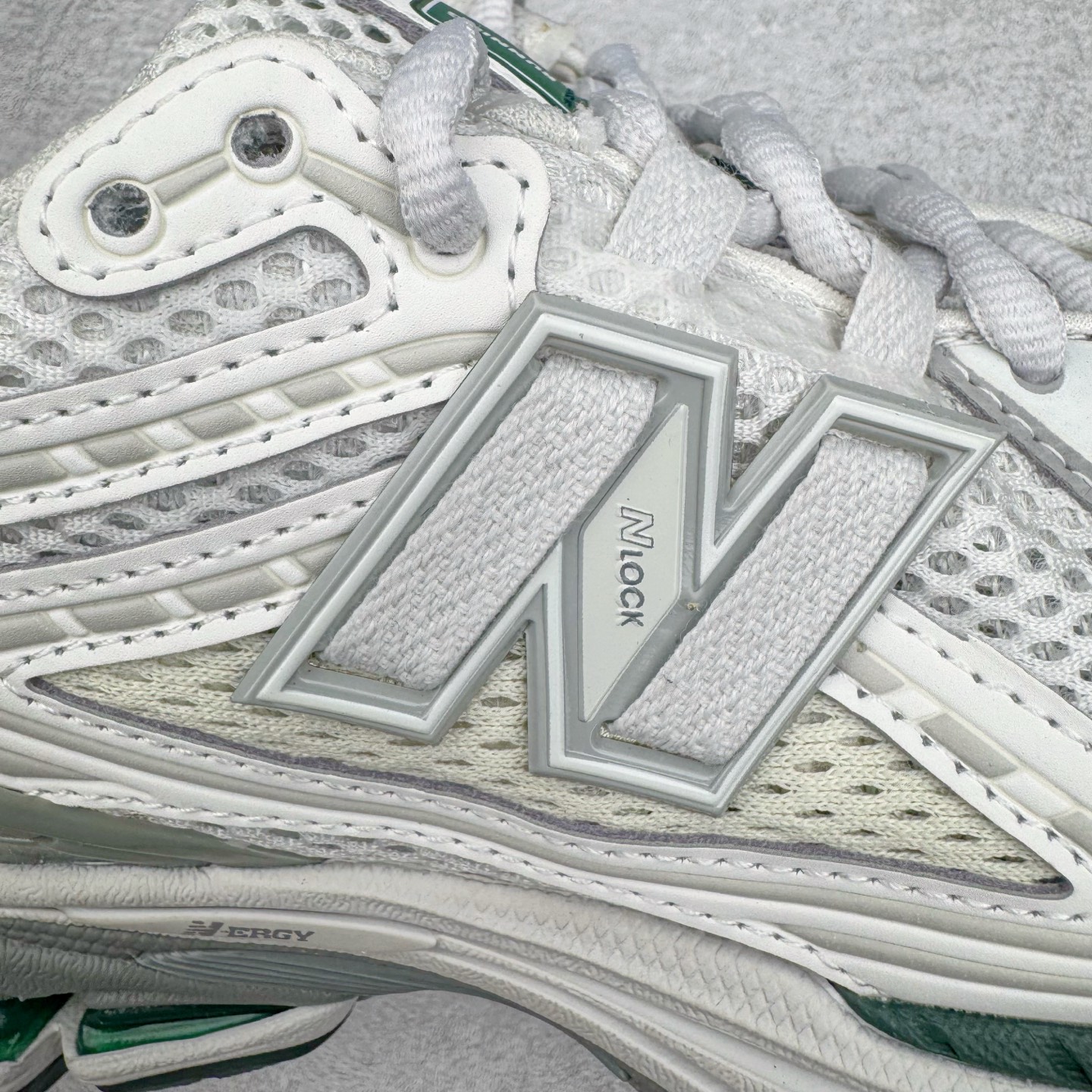 图片[15]-＃M纯原 New Balance M1906RGP 灰白绿 NB新百伦潮流复古织物皮革减震防滑耐磨轻便低帮跑步鞋 原档数据独立私模大底 唯一正确六层组合大底 RB前软后硬 百分百还原原鞋脚感 基于市场现有版本全新升级调整 NB市场最强产物 全网最全配色加持 全套原楦原纸板原厂数据开发 全鞋电脑针车加持 原厂网布 原装进口头层翻毛皮料正确绒感卡色 正确中底拉帮中底网布细节 一比一手工擦旧效果 冲裁组合 匠心打造 耗时两个月开发完成 工艺极其复杂难度可想而知 高端零售专供产物 尺码：36 37 37.5 38 38.5 39.5 40 40.5 41.5 42 42.5 43 44 44.5 45 45.5 46.5 47-选品中心