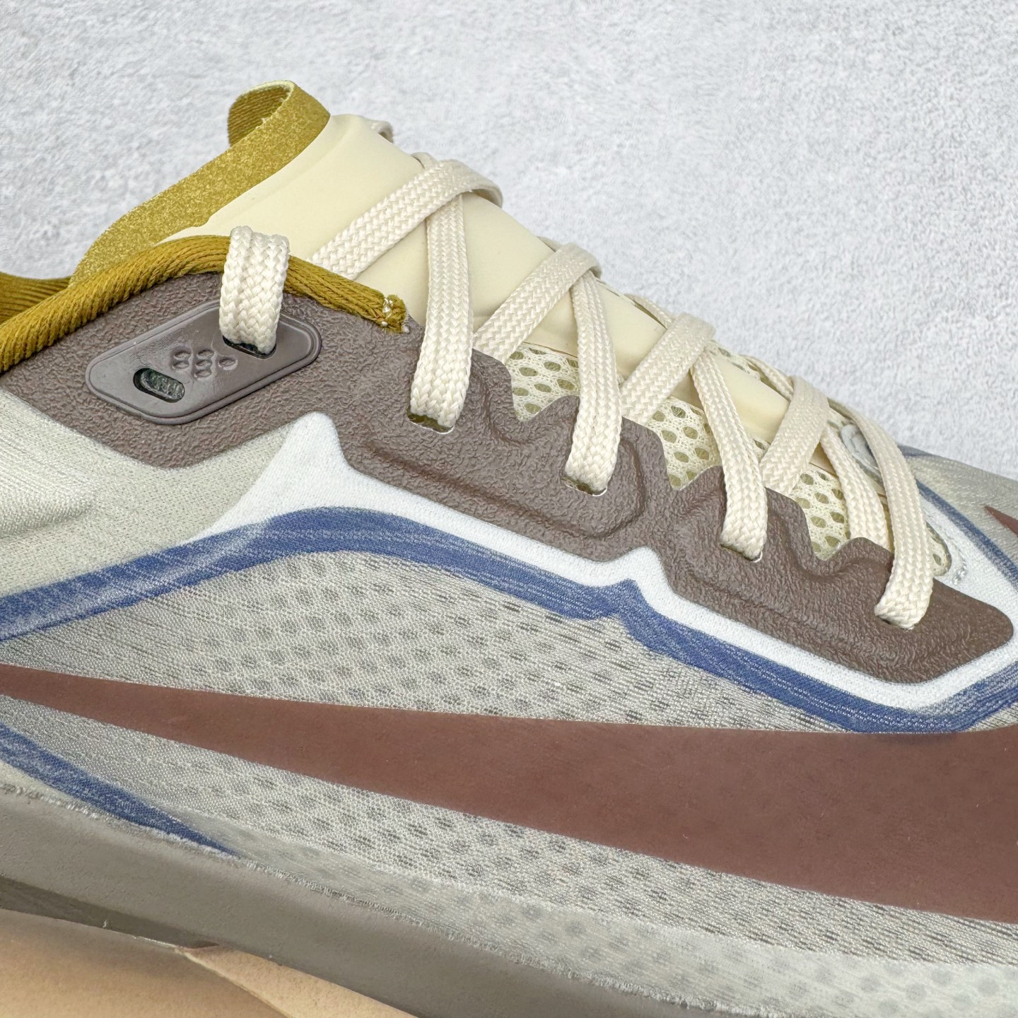 图片[18]-＃TG纯原 NK ZoomX Invincible Run Flyknit 6 轻量跑鞋 飞织低帮休闲运动慢跑鞋 厚底增高 老爹鞋 此鞋专为短跑运动员而生 是为 5 至 10 公里距离的赛事和训练打造 整体设计采用流线型的轻质工程网眼材质构成鞋面 并与其他 Running 旗舰鞋款同样搭载全脚掌 ZoomX 缓冲中底 搭配 Pebax 物料与橡胶外底 ZoomX StreakFly 首发配色以Prototype呈现 其灵感是来自开发期间的磨损测试 透过编号的标记与内侧的预期跑步距离突出研发过程 货号： HV4366-072 尺码：36 36.5 37.5 38 38.5 39 40 40.5 41 42 42.5 43 44 45-选品中心