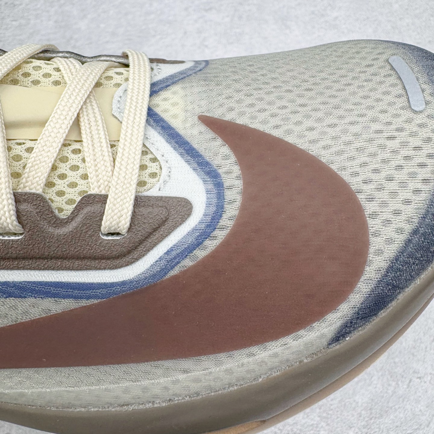 图片[19]-＃TG纯原 NK ZoomX Invincible Run Flyknit 6 轻量跑鞋 飞织低帮休闲运动慢跑鞋 厚底增高 老爹鞋 此鞋专为短跑运动员而生 是为 5 至 10 公里距离的赛事和训练打造 整体设计采用流线型的轻质工程网眼材质构成鞋面 并与其他 Running 旗舰鞋款同样搭载全脚掌 ZoomX 缓冲中底 搭配 Pebax 物料与橡胶外底 ZoomX StreakFly 首发配色以Prototype呈现 其灵感是来自开发期间的磨损测试 透过编号的标记与内侧的预期跑步距离突出研发过程 货号： HV4366-072 尺码：36 36.5 37.5 38 38.5 39 40 40.5 41 42 42.5 43 44 45-选品中心