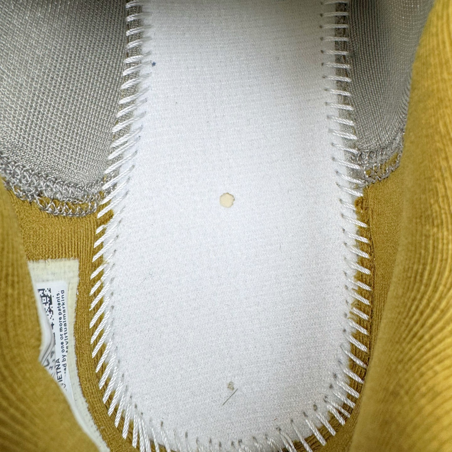 图片[11]-＃TG纯原 NK ZoomX Invincible Run Flyknit 6 轻量跑鞋 飞织低帮休闲运动慢跑鞋 厚底增高 老爹鞋 此鞋专为短跑运动员而生 是为 5 至 10 公里距离的赛事和训练打造 整体设计采用流线型的轻质工程网眼材质构成鞋面 并与其他 Running 旗舰鞋款同样搭载全脚掌 ZoomX 缓冲中底 搭配 Pebax 物料与橡胶外底 ZoomX StreakFly 首发配色以Prototype呈现 其灵感是来自开发期间的磨损测试 透过编号的标记与内侧的预期跑步距离突出研发过程 货号： HV4366-072 尺码：36 36.5 37.5 38 38.5 39 40 40.5 41 42 42.5 43 44 45-选品中心