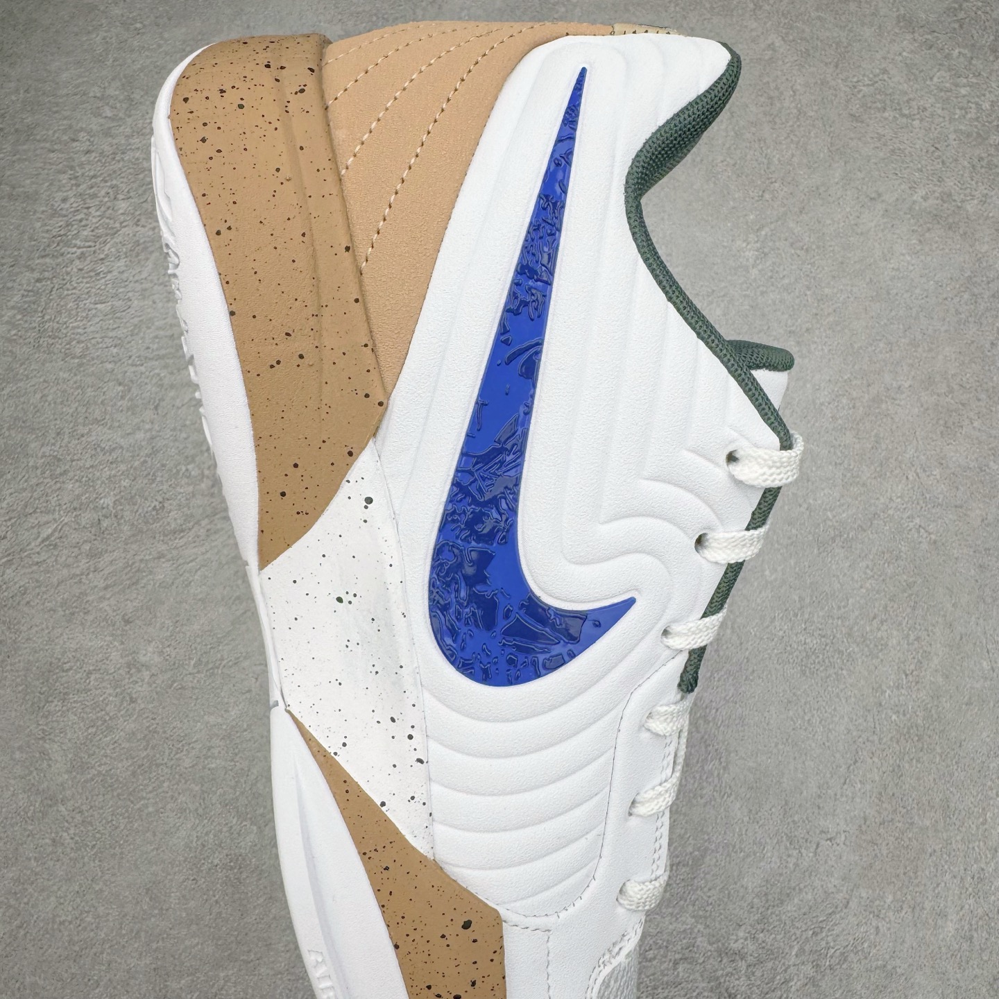 图片[6]-＃灭世/Max NK Ja 2 EP 莫兰特二代低帮篮球鞋 白蓝 FD7328-101 2024『压轴』后卫实战旗舰 圣枪腰王 重磅革新登场🌪 🔝历时5个月！全力打造 科比➕欧文系列 综合体 ！Pt实战体验天花板上限 再度提高🔝 ✅【顶配缓震】独家革新搭载 前掌5mm TURBO气垫 兼具贴地与缓震！（正品仅长方形小气垫）➕后掌大马蹄14mm厚 气垫 提高后掌缓震极限 （正品后掌无气垫） ✅【顶级抗扭】 搭载硬度65HC 发泡中底框架 ➕高强度中足抗扭片 革新升级 赛事级抗扭水平！独此一家 ✅【顶级支撑】鞋身侧向包裹 双层补强层 200斤以上选手 也可驾驭（正品仅一层）对比市场货品偷工减料 不可同日而语！ ✅气垫气压上脚即可感受！后掌鞋垫掀开可见气垫轮廓（谨防窜货） 鞋底止滑配方 无需磨合 原地起飞🛫 NK年度后卫旗舰 独家革新升级 『口碑源自专业 实力来源于专注』 真灭世纯原 切勿被市场仿冒吊牌挂羊头卖狗肉 尺码：39-46 正码正拍-选品中心