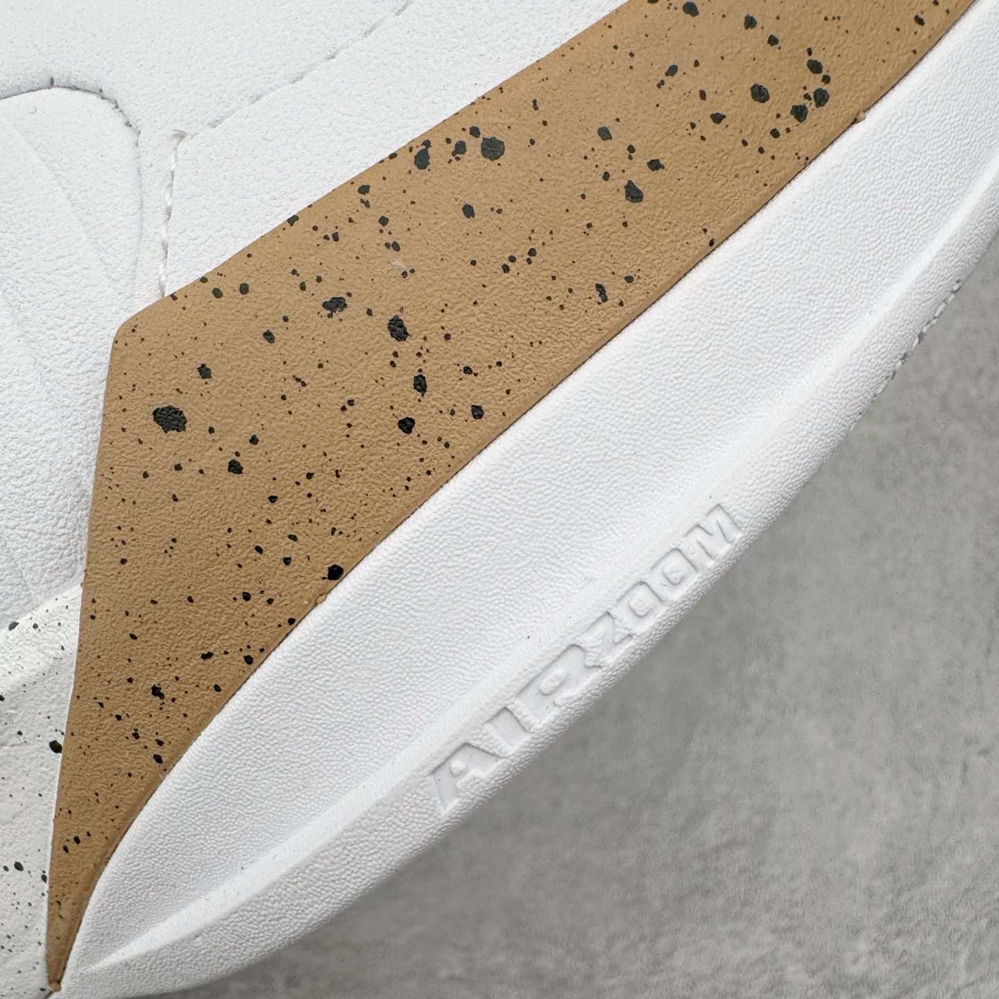 图片[17]-＃灭世/Max NK Ja 2 EP 莫兰特二代低帮篮球鞋 白蓝 FD7328-101 2024『压轴』后卫实战旗舰 圣枪腰王 重磅革新登场🌪 🔝历时5个月！全力打造 科比➕欧文系列 综合体 ！Pt实战体验天花板上限 再度提高🔝 ✅【顶配缓震】独家革新搭载 前掌5mm TURBO气垫 兼具贴地与缓震！（正品仅长方形小气垫）➕后掌大马蹄14mm厚 气垫 提高后掌缓震极限 （正品后掌无气垫） ✅【顶级抗扭】 搭载硬度65HC 发泡中底框架 ➕高强度中足抗扭片 革新升级 赛事级抗扭水平！独此一家 ✅【顶级支撑】鞋身侧向包裹 双层补强层 200斤以上选手 也可驾驭（正品仅一层）对比市场货品偷工减料 不可同日而语！ ✅气垫气压上脚即可感受！后掌鞋垫掀开可见气垫轮廓（谨防窜货） 鞋底止滑配方 无需磨合 原地起飞🛫 NK年度后卫旗舰 独家革新升级 『口碑源自专业 实力来源于专注』 真灭世纯原 切勿被市场仿冒吊牌挂羊头卖狗肉 尺码：39-46 正码正拍-选品中心