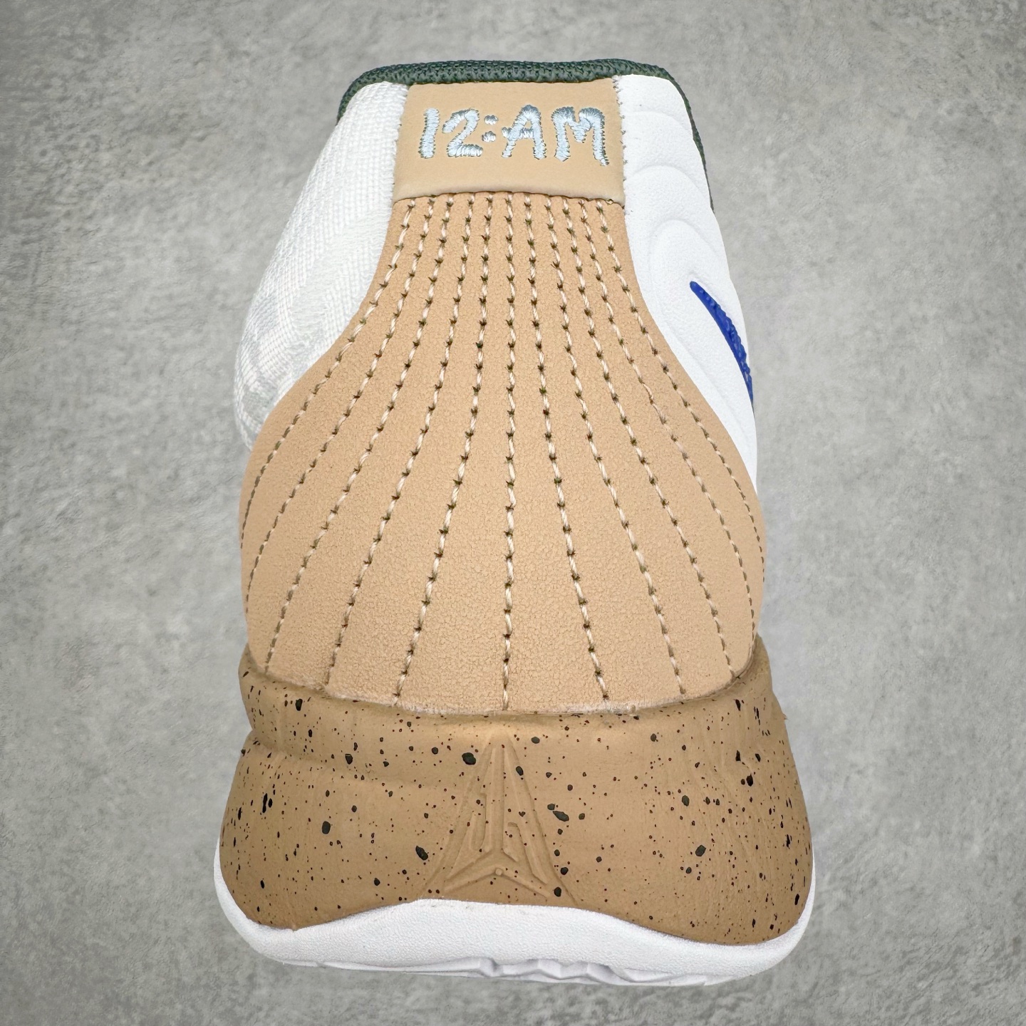 图片[8]-＃灭世/Max NK Ja 2 EP 莫兰特二代低帮篮球鞋 白蓝 FD7328-101 2024『压轴』后卫实战旗舰 圣枪腰王 重磅革新登场🌪 🔝历时5个月！全力打造 科比➕欧文系列 综合体 ！Pt实战体验天花板上限 再度提高🔝 ✅【顶配缓震】独家革新搭载 前掌5mm TURBO气垫 兼具贴地与缓震！（正品仅长方形小气垫）➕后掌大马蹄14mm厚 气垫 提高后掌缓震极限 （正品后掌无气垫） ✅【顶级抗扭】 搭载硬度65HC 发泡中底框架 ➕高强度中足抗扭片 革新升级 赛事级抗扭水平！独此一家 ✅【顶级支撑】鞋身侧向包裹 双层补强层 200斤以上选手 也可驾驭（正品仅一层）对比市场货品偷工减料 不可同日而语！ ✅气垫气压上脚即可感受！后掌鞋垫掀开可见气垫轮廓（谨防窜货） 鞋底止滑配方 无需磨合 原地起飞🛫 NK年度后卫旗舰 独家革新升级 『口碑源自专业 实力来源于专注』 真灭世纯原 切勿被市场仿冒吊牌挂羊头卖狗肉 尺码：39-46 正码正拍-选品中心