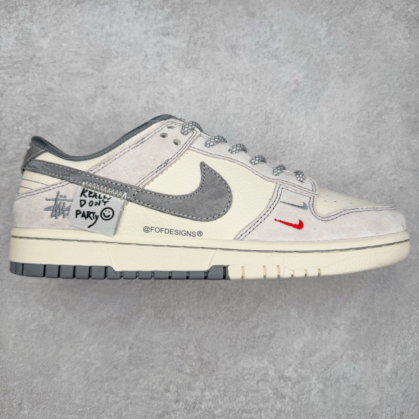 NK Dunk Low 定制配色 YX5066-296 大厂出品 极力推荐 原装头层材料 独家版型蒸餾加工帶來的是更好的视觉和脚感体验大厂纯原品质出货 清洁度 电绣工艺 皮料切割干净无任何毛边 细节完美 实拍调校N版已经零色差零失真 百分百还原实物色彩所见即所得 不存在货不对板色差等低级问题 选购参考实物拍摄 不混卖不参货 只用心做好货严格选品 承诺混一赔十 尺码：36 36.5 37.5 38 38.5 39 40 40.5 41 42 42.5 43 44 44.5 45-选品中心