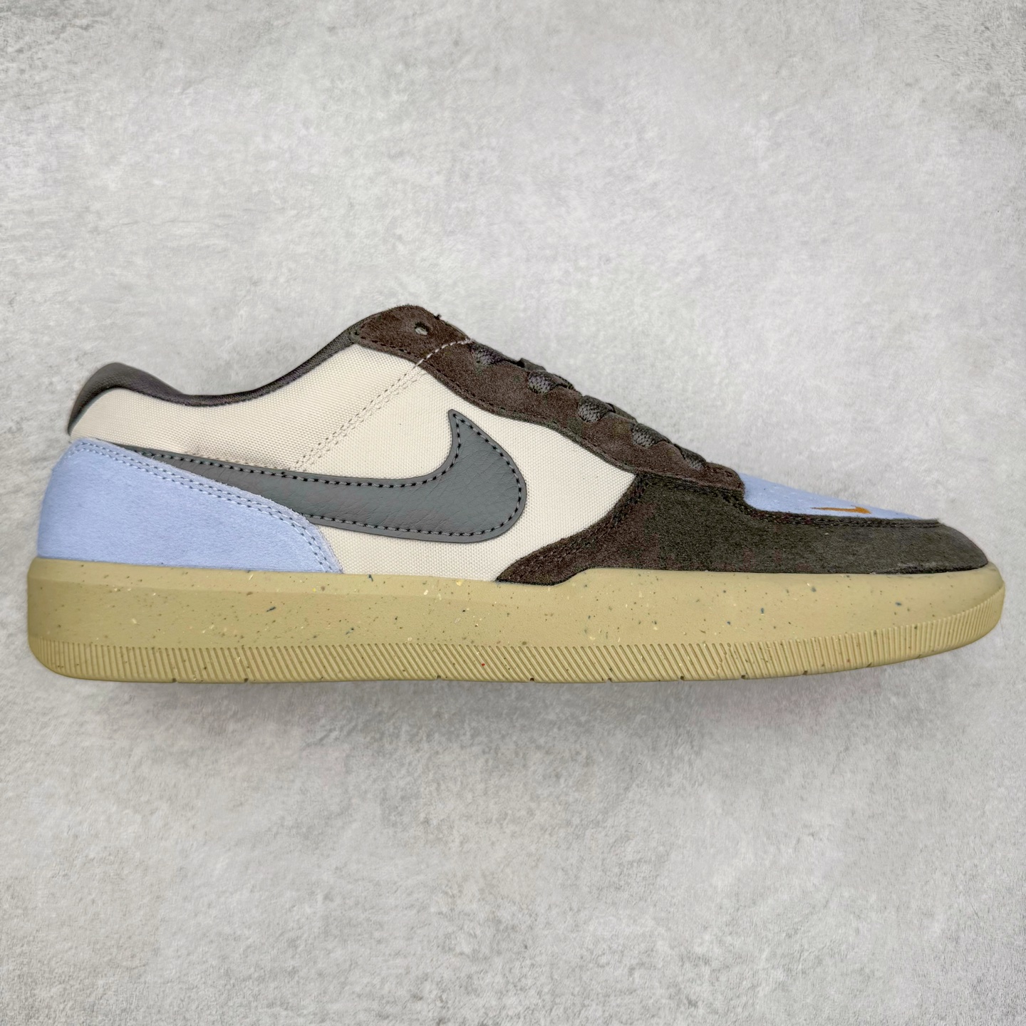 NK SB Force 58 空军58系列低帮休闲运动滑板板鞋 DV5477-102 鞋面由帆布和麂皮拼接 层次感丰富 搭配硫化外底 耐磨耐穿 鞋舌及中底后跟处饰有SB Logo 表明鞋款身份 采用包边设计 经久耐穿 硫化结构则有效提升灵活性 穿上这款全新推出的创意力作 助你耀动街头 尺码:36 36.5 37.5 38 38.5 39 40 40.5 41 42 42.5 43 44 45-选品中心