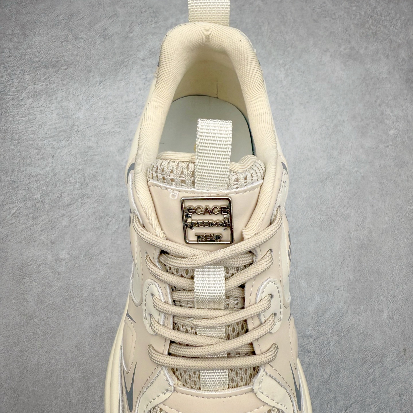 图片[5]-GG-CC白鹿同款老爹鞋 舒适百搭厚底春季新款女士休闲运动鞋系列 #广东大厂出品 完美细节 大长腿时髦look轻松定格 不费力展现率性氛围 酷帅机能风不规则设计大底 GGCC拼色造型设计 轻便舒适百搭 不管怎么搭都敲好看~ 尺码：35 36 37 38 39 40-选品中心