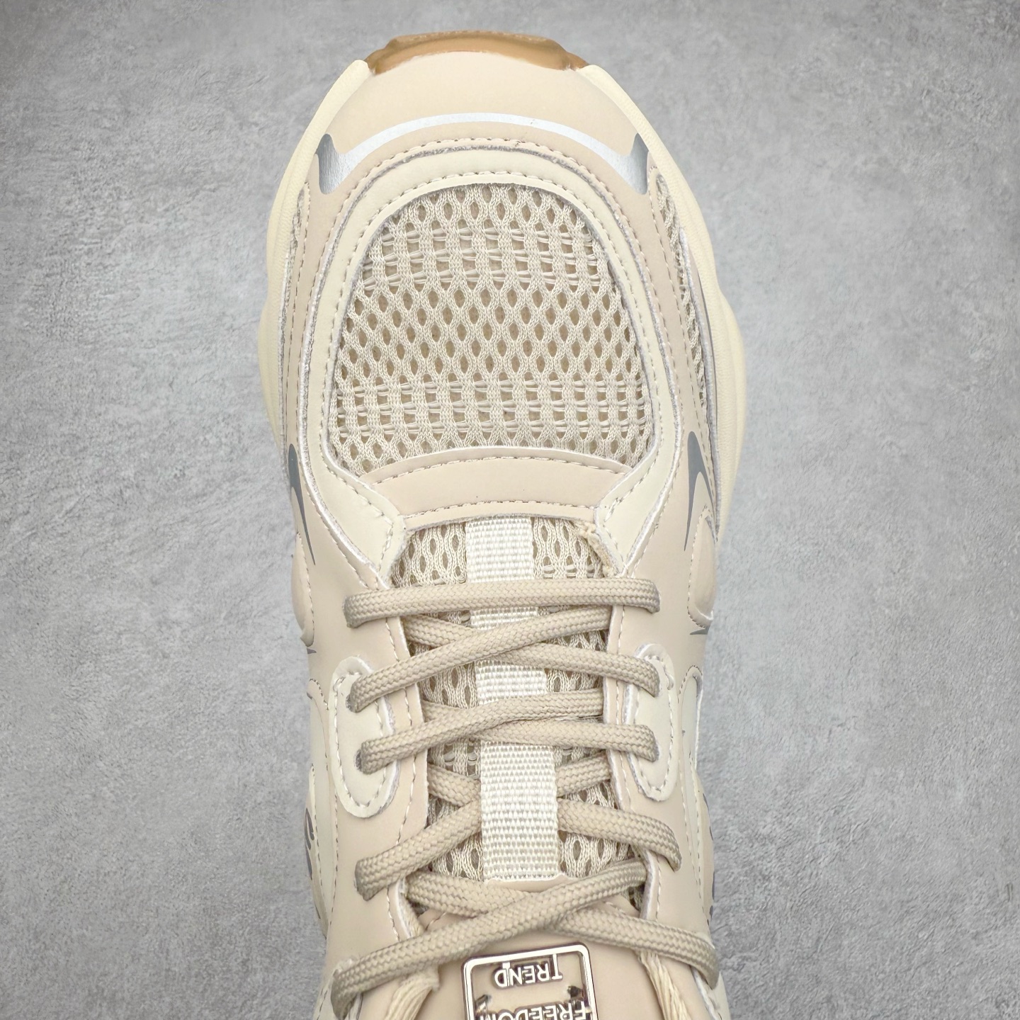 图片[4]-GG-CC白鹿同款老爹鞋 舒适百搭厚底春季新款女士休闲运动鞋系列 #广东大厂出品 完美细节 大长腿时髦look轻松定格 不费力展现率性氛围 酷帅机能风不规则设计大底 GGCC拼色造型设计 轻便舒适百搭 不管怎么搭都敲好看~ 尺码：35 36 37 38 39 40-选品中心