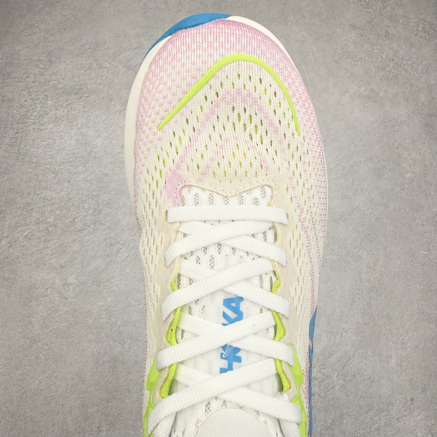 图片[4]-HOKA ONE ONE RINCON 4 舒适防滑耐磨低帮休闲跑步鞋 Rincon 4 是一款日常训练用的跑步鞋，踩上去的感觉很结实。它适合中短距离跑步，但如果您习惯于稍硬的感觉，也可以用于长距离跑步。但它的速度不够快，不能作为速度训练鞋，也不够柔软，不能作为恢复训练鞋，日常里程跑才是它的优势所在。如果您想尝试 Hoka 跑鞋，又想享受极具竞争力的价格，那就试试这款鞋吧。尺码：36 36.5 37.5 38 38.5 39 40 40.5 41 42 42.5 43 44 44.5 45-选品中心