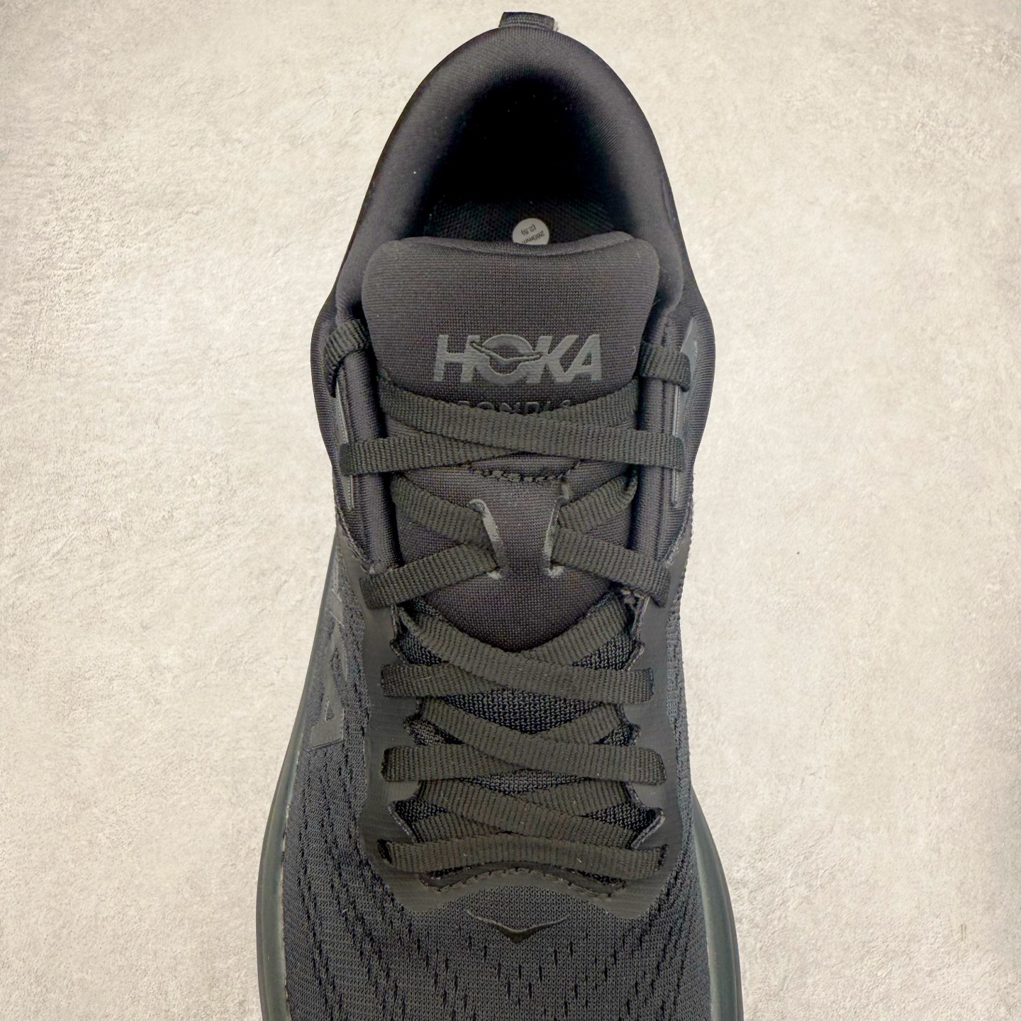 图片[5]-＃HK纯原 HOKA ONE ONE Bondi 8 邦代八代缓震网面耐磨低帮跑步鞋 原始的 Bondi 缓震和线条在这里 提供该特许经营权众所周知的柔软、平衡的乘坐体验 Bondi 使用加长的摇杆微调几何形状 以获得更大的加速度 同时由于采用碳纤维板 还可以提供更平稳的脚趾离地 尺码：36 36.5 37.5 38 38.5 39 40 40.5 41 42 42.5 43 44 44.5 45-选品中心