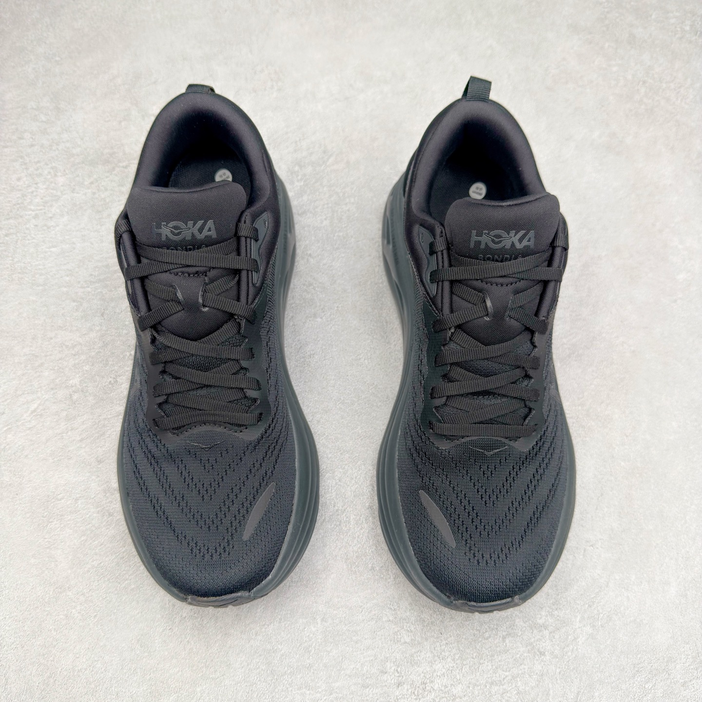 图片[2]-＃HK纯原 HOKA ONE ONE Bondi 8 邦代八代缓震网面耐磨低帮跑步鞋 原始的 Bondi 缓震和线条在这里 提供该特许经营权众所周知的柔软、平衡的乘坐体验 Bondi 使用加长的摇杆微调几何形状 以获得更大的加速度 同时由于采用碳纤维板 还可以提供更平稳的脚趾离地 尺码：36 36.5 37.5 38 38.5 39 40 40.5 41 42 42.5 43 44 44.5 45-选品中心