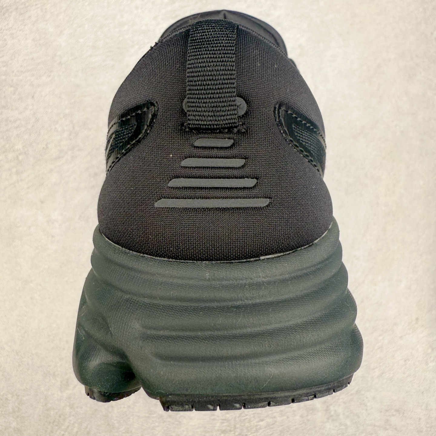 图片[8]-＃HK纯原 HOKA ONE ONE Bondi 8 邦代八代缓震网面耐磨低帮跑步鞋 原始的 Bondi 缓震和线条在这里 提供该特许经营权众所周知的柔软、平衡的乘坐体验 Bondi 使用加长的摇杆微调几何形状 以获得更大的加速度 同时由于采用碳纤维板 还可以提供更平稳的脚趾离地 尺码：36 36.5 37.5 38 38.5 39 40 40.5 41 42 42.5 43 44 44.5 45-选品中心