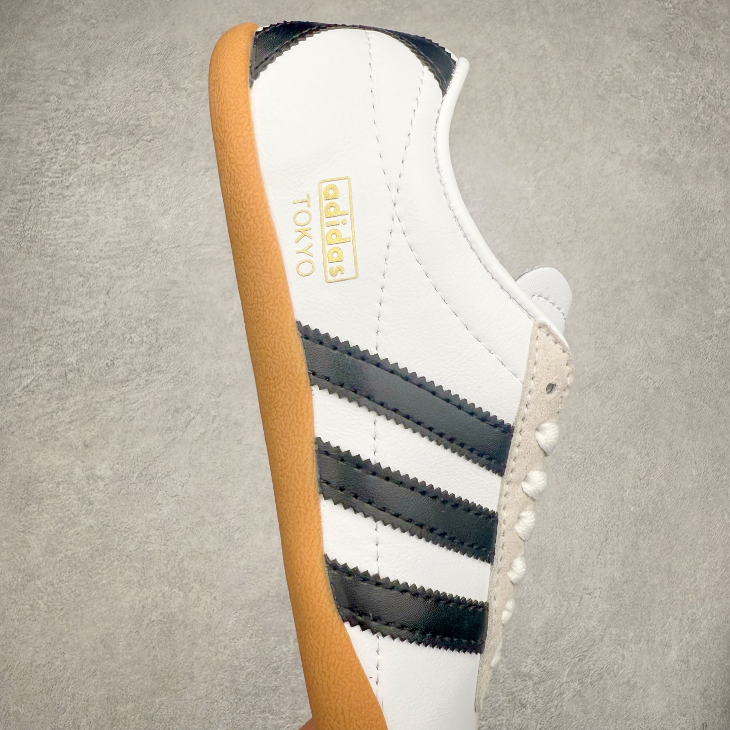 图片[6]-AD Originals Tokyo 东京限定系列复古百搭薄底德训风低帮休闲运动T头鞋 JI3311 ORIGINALS 挖掘复古运动基因，文 将经典与现代完美融合，推出薄底鞋系列，引起潮流趋势。此次COSTS带来的是ADIDAS ORIGINALS TOKYO系列黑白两款百搭配色，鞋款鞋面舒适贴合脚面， 同时采用柔软材质，穿着轻便舒适；中底缓震性能，鞋底有一定弹性，日常穿搭舒适且防滑。尺码：35⅔ 36 36⅔ 37⅓ 38 38⅔ 39⅓ 40 40⅔ 41⅓ 42 42⅔ 43⅓ 44 45-选品中心