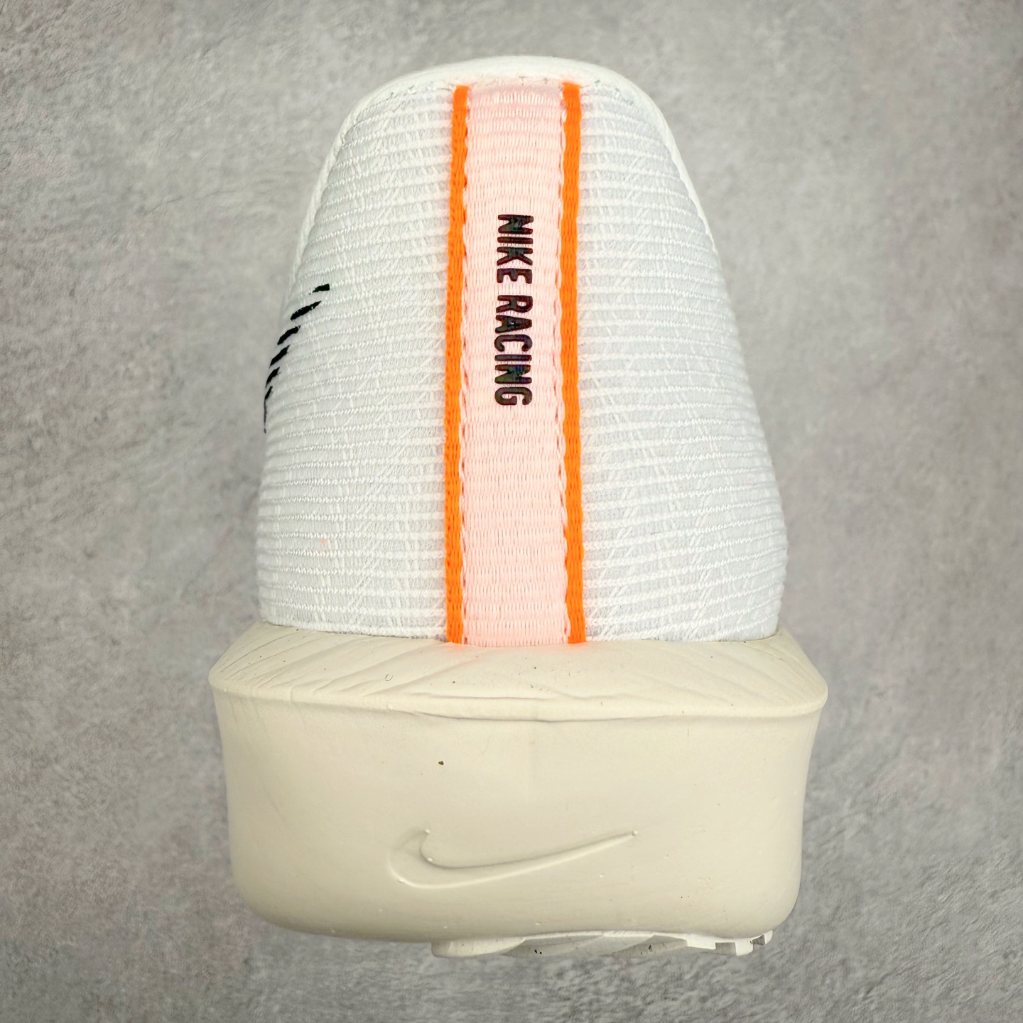 图片[8]-NK AIR Zoom RIVALFLY FK4代系列轻量飞织低帮休闲运动慢跑鞋 整体设计采用流线型的轻质工程网眼材质构成鞋面 并与其他 Running 旗舰鞋款同样搭载全脚掌 ZoomX 缓冲中底 搭配 Pebax 物料与橡胶外底 ZoomX StreakFly 首发配色以Prototype呈现 其灵感是来自开发期间的磨损测试 透过编号的标记与内侧的预期跑步距离突出研发过程 货号：FV6040-101 尺码：36 36.5 37.5 38 38.5 39 40 40.5 41 42 42.5 43 44 44.5 45-选品中心