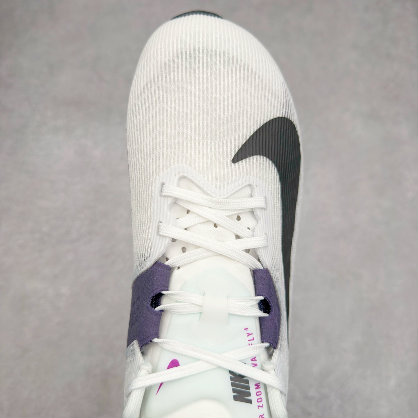 图片[4]-NK AIR Zoom RIVALFLY FK4代系列轻量飞织低帮休闲运动慢跑鞋 整体设计采用流线型的轻质工程网眼材质构成鞋面 并与其他 Running 旗舰鞋款同样搭载全脚掌 ZoomX 缓冲中底 搭配 Pebax 物料与橡胶外底 ZoomX StreakFly 首发配色以Prototype呈现 其灵感是来自开发期间的磨损测试 透过编号的标记与内侧的预期跑步距离突出研发过程 货号：FV6040-100 尺码：36 36.5 37.5 38 38.5 39 40 40.5 41 42 42.5 43 44 44.5 45-选品中心