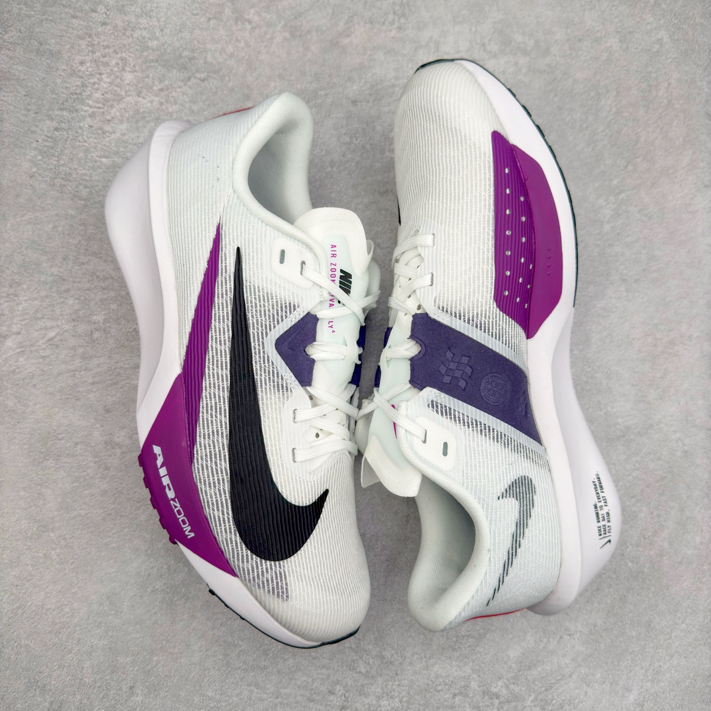 图片[3]-NK AIR Zoom RIVALFLY FK4代系列轻量飞织低帮休闲运动慢跑鞋 整体设计采用流线型的轻质工程网眼材质构成鞋面 并与其他 Running 旗舰鞋款同样搭载全脚掌 ZoomX 缓冲中底 搭配 Pebax 物料与橡胶外底 ZoomX StreakFly 首发配色以Prototype呈现 其灵感是来自开发期间的磨损测试 透过编号的标记与内侧的预期跑步距离突出研发过程 货号：FV6040-100 尺码：36 36.5 37.5 38 38.5 39 40 40.5 41 42 42.5 43 44 44.5 45-选品中心