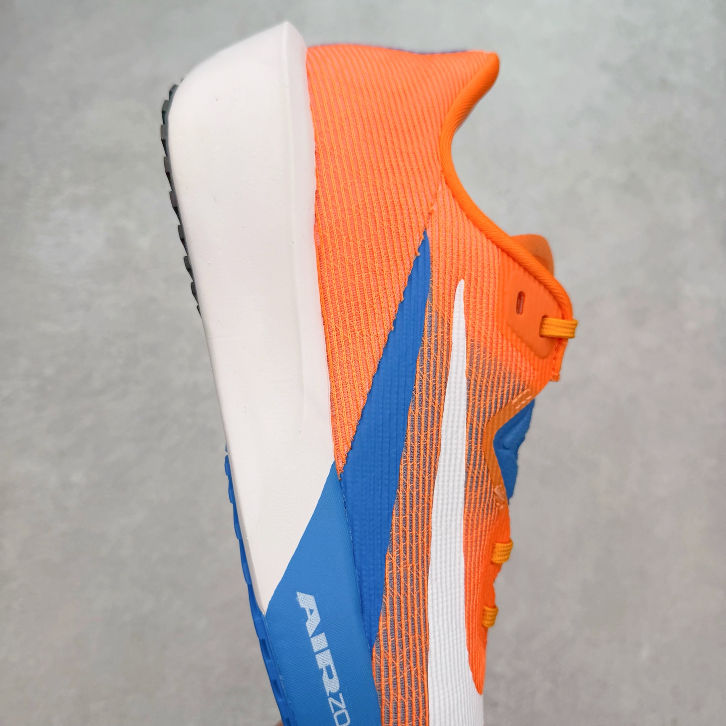 图片[6]-NK AIR Zoom RIVALFLY FK4代系列轻量飞织低帮休闲运动慢跑鞋 整体设计采用流线型的轻质工程网眼材质构成鞋面 并与其他 Running 旗舰鞋款同样搭载全脚掌 ZoomX 缓冲中底 搭配 Pebax 物料与橡胶外底 ZoomX StreakFly 首发配色以Prototype呈现 其灵感是来自开发期间的磨损测试 透过编号的标记与内侧的预期跑步距离突出研发过程 货号：FV6040-800 尺码：36 36.5 37.5 38 38.5 39 40 40.5 41 42 42.5 43 44 44.5 45-选品中心