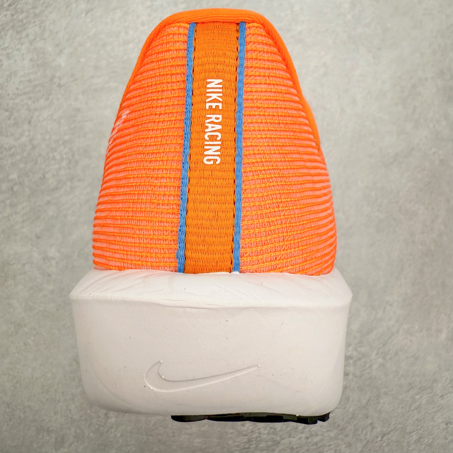 图片[8]-NK AIR Zoom RIVALFLY FK4代系列轻量飞织低帮休闲运动慢跑鞋 整体设计采用流线型的轻质工程网眼材质构成鞋面 并与其他 Running 旗舰鞋款同样搭载全脚掌 ZoomX 缓冲中底 搭配 Pebax 物料与橡胶外底 ZoomX StreakFly 首发配色以Prototype呈现 其灵感是来自开发期间的磨损测试 透过编号的标记与内侧的预期跑步距离突出研发过程 货号：FV6040-800 尺码：36 36.5 37.5 38 38.5 39 40 40.5 41 42 42.5 43 44 44.5 45-选品中心