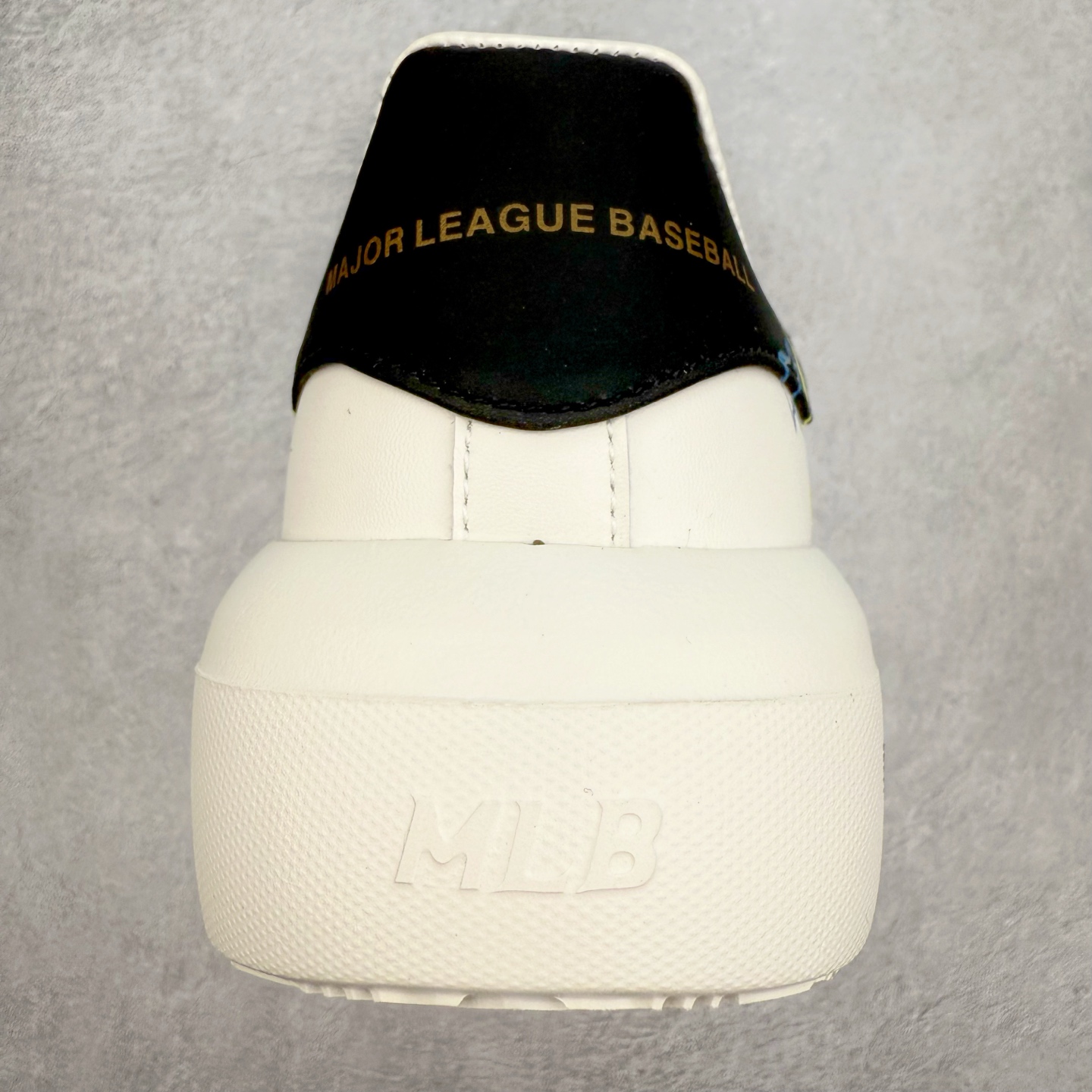 图片[8]-MLB Chunky Liner Basic 复古印花学长鞋系列低帮轻量增高厚底百搭休闲运动慢跑鞋板鞋 定制配色 Korea韩国联名NY美国榄球纽约洋基队限定 韩国代购专供 全套原楦原纸板原厂数据开发 正确中底拉帮中底网布细节 平台代购专供 左脚内置芯片 韩国代购吊牌标贴 独家一比一RB+MD组合大底 高频后跟小人Logo精准对位立体饱满 正确网布加超迁鞋面 转印中底走线紧密 转印Logo工艺表层防刮不掉色 尺码：35 36 36.5 37.5 38 38.5 39 40 40.5 41 42 42.5 43 44 45-选品中心