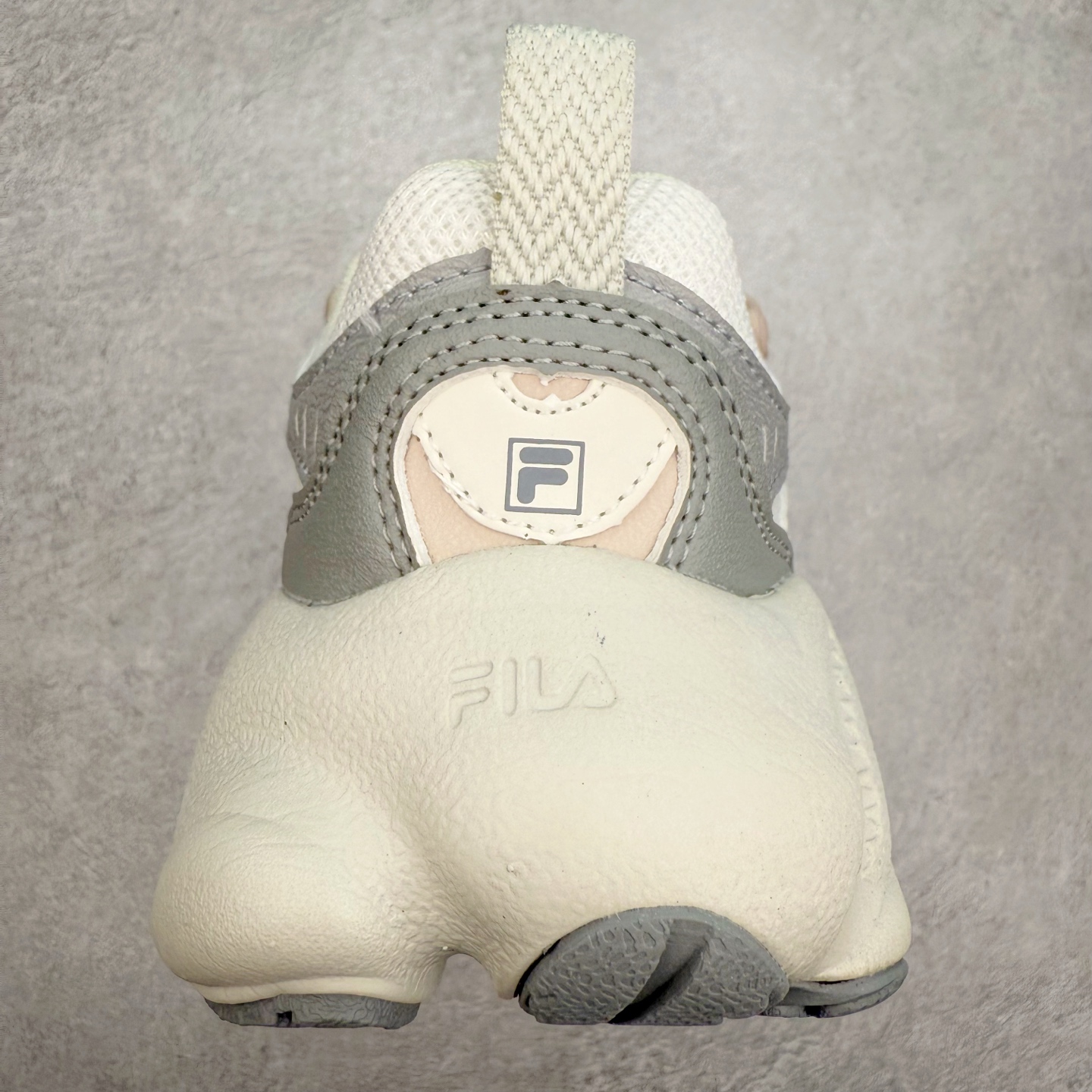 图片[8]-＃DT FILA Fern2 SO 斐乐摩登系列蕨草鞋运动潮流个性舒适柔软设计感 减震耐磨低帮生活休闲鞋 FUSION 系列传承了 FILA 的百年基因，融入年轻运动及潮流文化，成为引领变革、创新突破的一代。以“1+N” 的跨界合作模式重现经典的同时创造经典。带来最出其不意的跨界合作惊喜。同时，FILAFUSION把FILA 的 DNA 融入到定制体验里，你可以随心制造厲于你的产品。FILA FUSION 的鞋家族涵盖了老爹鞋、跑步鞋、网球鞋、季节款。风格复古新潮，满足了时尚人士出行及各类运动的搭配需求，成为当下年轻人筷拥的鞋类品牌之一。FILA FUSION 走进年轻人的世界，通过年轻人运动，街舞，滑板，篮球，展现 FILA FUSION 的潮流态度和年轻文化。FILA FUSION 认为末来属于引领变革、创新突破的年轻一代，让我们一起构成 FILA 未来的蓝图吧！尺码：35.5 36 36.5 37.5 38 38.5 39 40 40.5 41 42 42.5 43 44 44.5 45-选品中心