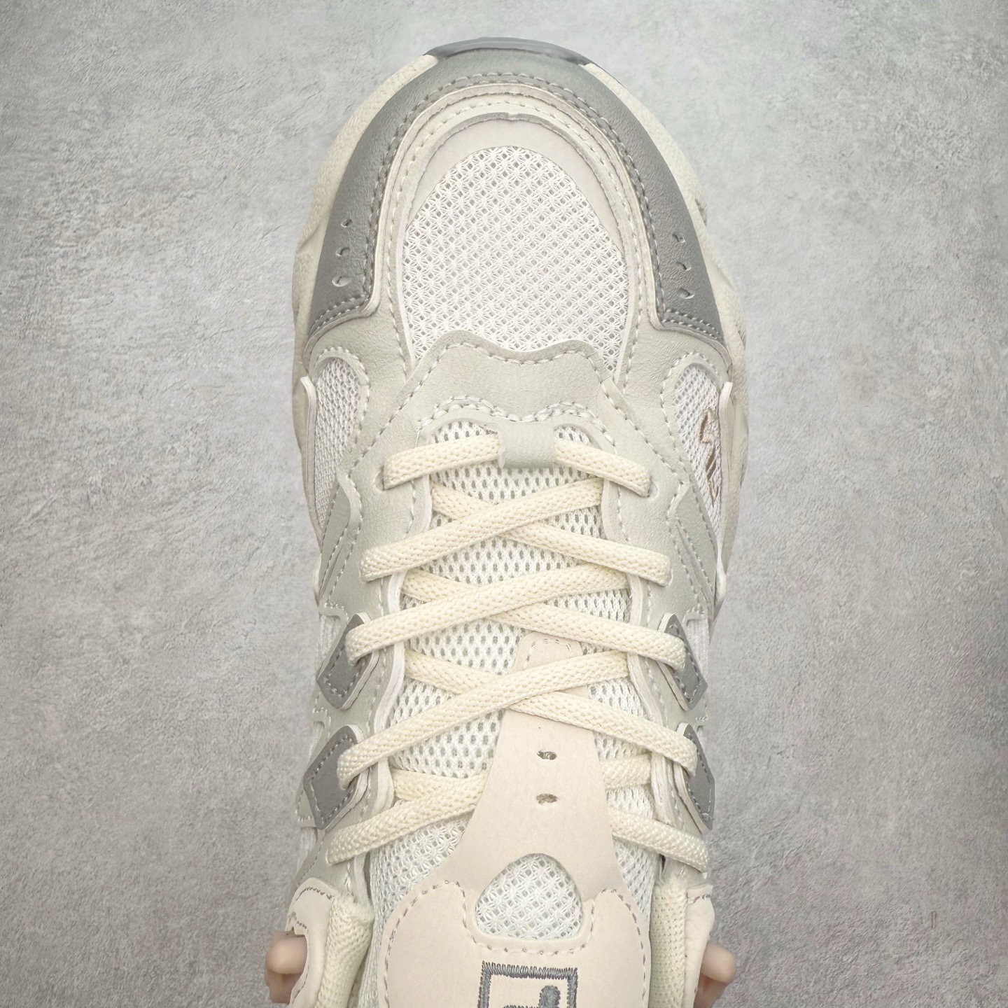 图片[4]-＃DT FILA Fern2 SO 斐乐摩登系列蕨草鞋运动潮流个性舒适柔软设计感 减震耐磨低帮生活休闲鞋 FUSION 系列传承了 FILA 的百年基因，融入年轻运动及潮流文化，成为引领变革、创新突破的一代。以“1+N” 的跨界合作模式重现经典的同时创造经典。带来最出其不意的跨界合作惊喜。同时，FILAFUSION把FILA 的 DNA 融入到定制体验里，你可以随心制造厲于你的产品。FILA FUSION 的鞋家族涵盖了老爹鞋、跑步鞋、网球鞋、季节款。风格复古新潮，满足了时尚人士出行及各类运动的搭配需求，成为当下年轻人筷拥的鞋类品牌之一。FILA FUSION 走进年轻人的世界，通过年轻人运动，街舞，滑板，篮球，展现 FILA FUSION 的潮流态度和年轻文化。FILA FUSION 认为末来属于引领变革、创新突破的年轻一代，让我们一起构成 FILA 未来的蓝图吧！尺码：35.5 36 36.5 37.5 38 38.5 39 40 40.5 41 42 42.5 43 44 44.5 45-选品中心