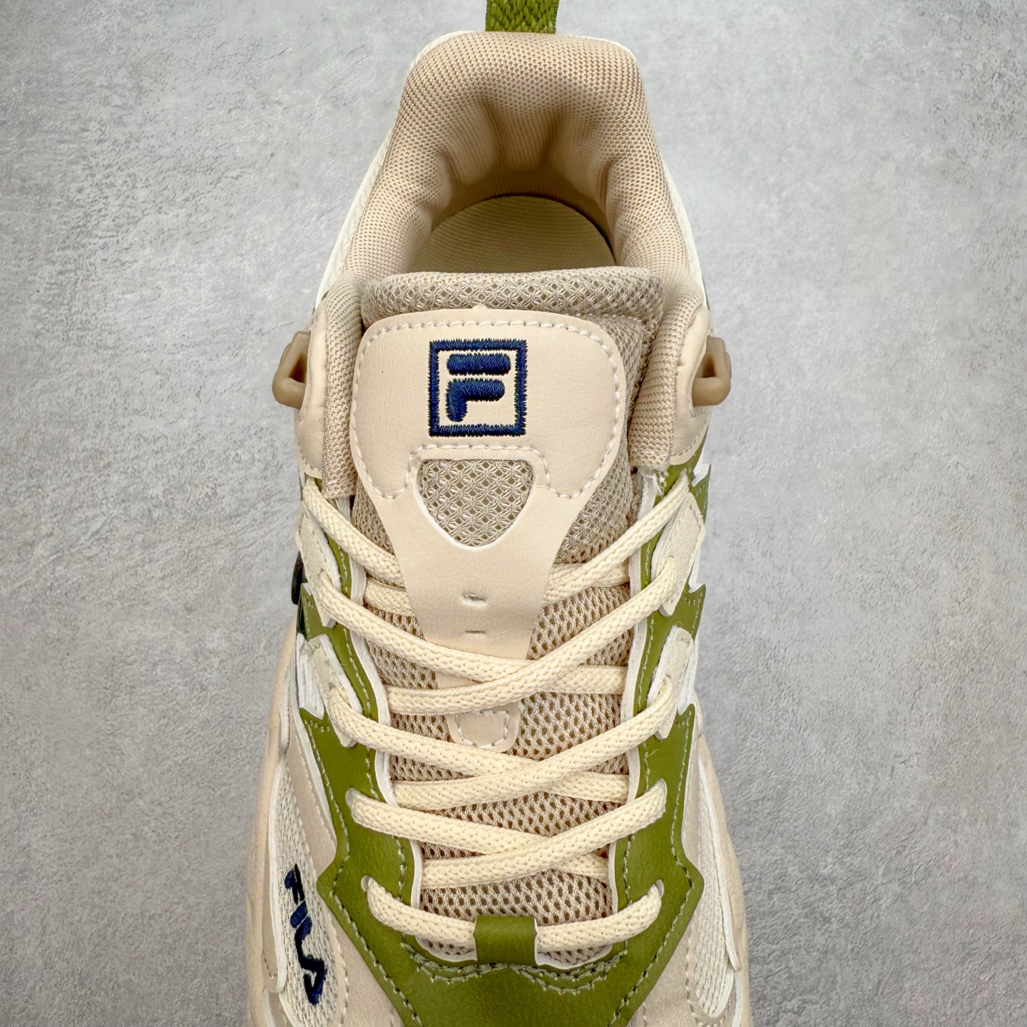 图片[5]-＃DT FILA Fern2 SO 斐乐摩登系列蕨草鞋运动潮流个性舒适柔软设计感 减震耐磨低帮生活休闲鞋 FUSION 系列传承了 FILA 的百年基因，融入年轻运动及潮流文化，成为引领变革、创新突破的一代。以“1+N” 的跨界合作模式重现经典的同时创造经典。带来最出其不意的跨界合作惊喜。同时，FILAFUSION把FILA 的 DNA 融入到定制体验里，你可以随心制造厲于你的产品。FILA FUSION 的鞋家族涵盖了老爹鞋、跑步鞋、网球鞋、季节款。风格复古新潮，满足了时尚人士出行及各类运动的搭配需求，成为当下年轻人筷拥的鞋类品牌之一。FILA FUSION 走进年轻人的世界，通过年轻人运动，街舞，滑板，篮球，展现 FILA FUSION 的潮流态度和年轻文化。FILA FUSION 认为末来属于引领变革、创新突破的年轻一代，让我们一起构成 FILA 未来的蓝图吧！尺码：35.5 36 36.5 37.5 38 38.5 39 40 40.5 41 42 42.5 43 44 44.5 45-选品中心