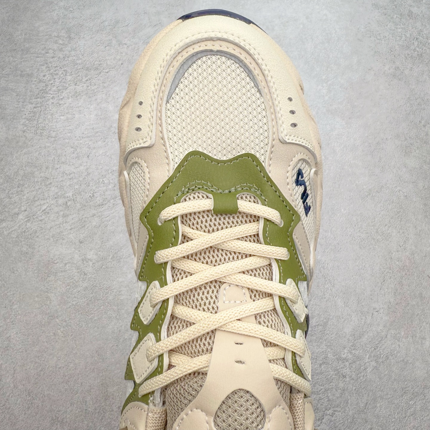 图片[4]-＃DT FILA Fern2 SO 斐乐摩登系列蕨草鞋运动潮流个性舒适柔软设计感 减震耐磨低帮生活休闲鞋 FUSION 系列传承了 FILA 的百年基因，融入年轻运动及潮流文化，成为引领变革、创新突破的一代。以“1+N” 的跨界合作模式重现经典的同时创造经典。带来最出其不意的跨界合作惊喜。同时，FILAFUSION把FILA 的 DNA 融入到定制体验里，你可以随心制造厲于你的产品。FILA FUSION 的鞋家族涵盖了老爹鞋、跑步鞋、网球鞋、季节款。风格复古新潮，满足了时尚人士出行及各类运动的搭配需求，成为当下年轻人筷拥的鞋类品牌之一。FILA FUSION 走进年轻人的世界，通过年轻人运动，街舞，滑板，篮球，展现 FILA FUSION 的潮流态度和年轻文化。FILA FUSION 认为末来属于引领变革、创新突破的年轻一代，让我们一起构成 FILA 未来的蓝图吧！尺码：35.5 36 36.5 37.5 38 38.5 39 40 40.5 41 42 42.5 43 44 44.5 45-选品中心