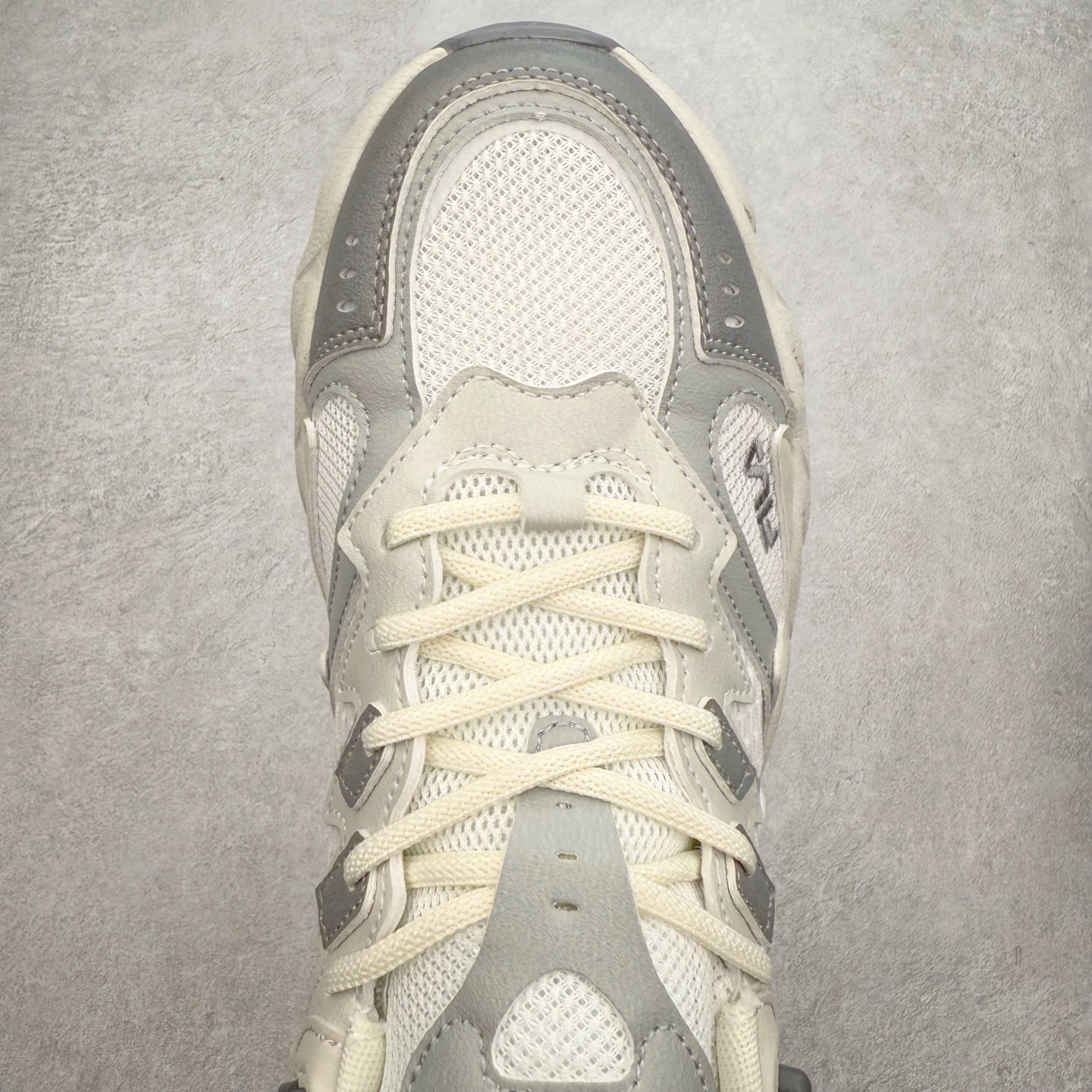 图片[4]-＃DT FILA Fern2 SO 斐乐摩登系列蕨草鞋运动潮流个性舒适柔软设计感 减震耐磨低帮生活休闲鞋 FUSION 系列传承了 FILA 的百年基因，融入年轻运动及潮流文化，成为引领变革、创新突破的一代。以“1+N” 的跨界合作模式重现经典的同时创造经典。带来最出其不意的跨界合作惊喜。同时，FILAFUSION把FILA 的 DNA 融入到定制体验里，你可以随心制造厲于你的产品。FILA FUSION 的鞋家族涵盖了老爹鞋、跑步鞋、网球鞋、季节款。风格复古新潮，满足了时尚人士出行及各类运动的搭配需求，成为当下年轻人筷拥的鞋类品牌之一。FILA FUSION 走进年轻人的世界，通过年轻人运动，街舞，滑板，篮球，展现 FILA FUSION 的潮流态度和年轻文化。FILA FUSION 认为末来属于引领变革、创新突破的年轻一代，让我们一起构成 FILA 未来的蓝图吧！尺码：35.5 36 36.5 37.5 38 38.5 39 40 40.5 41 42 42.5 43 44 44.5 45-选品中心