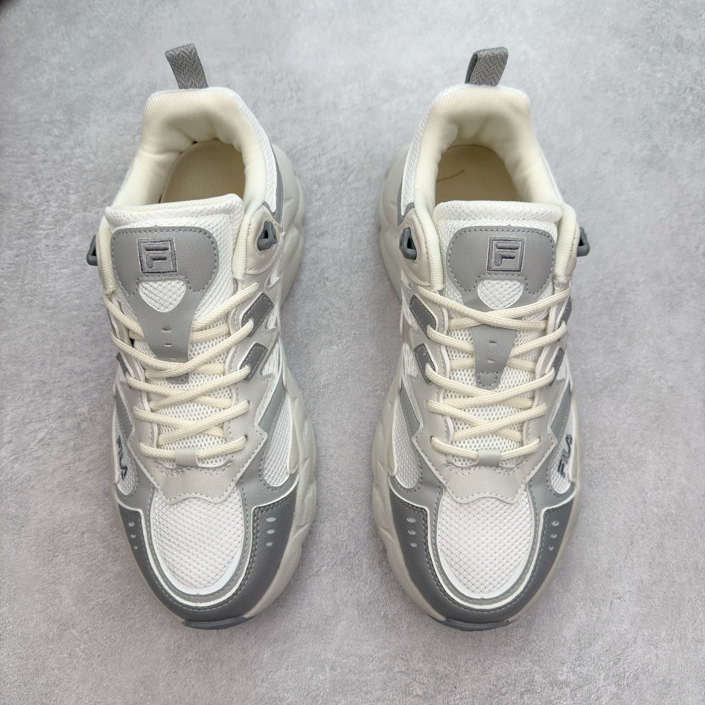 图片[2]-＃DT FILA Fern2 SO 斐乐摩登系列蕨草鞋运动潮流个性舒适柔软设计感 减震耐磨低帮生活休闲鞋 FUSION 系列传承了 FILA 的百年基因，融入年轻运动及潮流文化，成为引领变革、创新突破的一代。以“1+N” 的跨界合作模式重现经典的同时创造经典。带来最出其不意的跨界合作惊喜。同时，FILAFUSION把FILA 的 DNA 融入到定制体验里，你可以随心制造厲于你的产品。FILA FUSION 的鞋家族涵盖了老爹鞋、跑步鞋、网球鞋、季节款。风格复古新潮，满足了时尚人士出行及各类运动的搭配需求，成为当下年轻人筷拥的鞋类品牌之一。FILA FUSION 走进年轻人的世界，通过年轻人运动，街舞，滑板，篮球，展现 FILA FUSION 的潮流态度和年轻文化。FILA FUSION 认为末来属于引领变革、创新突破的年轻一代，让我们一起构成 FILA 未来的蓝图吧！尺码：35.5 36 36.5 37.5 38 38.5 39 40 40.5 41 42 42.5 43 44 44.5 45-选品中心