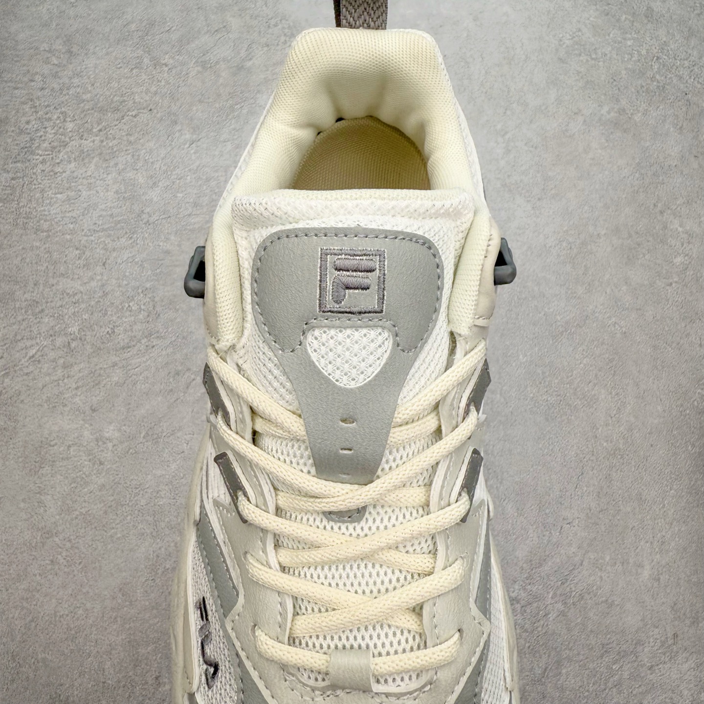 图片[5]-＃DT FILA Fern2 SO 斐乐摩登系列蕨草鞋运动潮流个性舒适柔软设计感 减震耐磨低帮生活休闲鞋 FUSION 系列传承了 FILA 的百年基因，融入年轻运动及潮流文化，成为引领变革、创新突破的一代。以“1+N” 的跨界合作模式重现经典的同时创造经典。带来最出其不意的跨界合作惊喜。同时，FILAFUSION把FILA 的 DNA 融入到定制体验里，你可以随心制造厲于你的产品。FILA FUSION 的鞋家族涵盖了老爹鞋、跑步鞋、网球鞋、季节款。风格复古新潮，满足了时尚人士出行及各类运动的搭配需求，成为当下年轻人筷拥的鞋类品牌之一。FILA FUSION 走进年轻人的世界，通过年轻人运动，街舞，滑板，篮球，展现 FILA FUSION 的潮流态度和年轻文化。FILA FUSION 认为末来属于引领变革、创新突破的年轻一代，让我们一起构成 FILA 未来的蓝图吧！尺码：35.5 36 36.5 37.5 38 38.5 39 40 40.5 41 42 42.5 43 44 44.5 45-选品中心