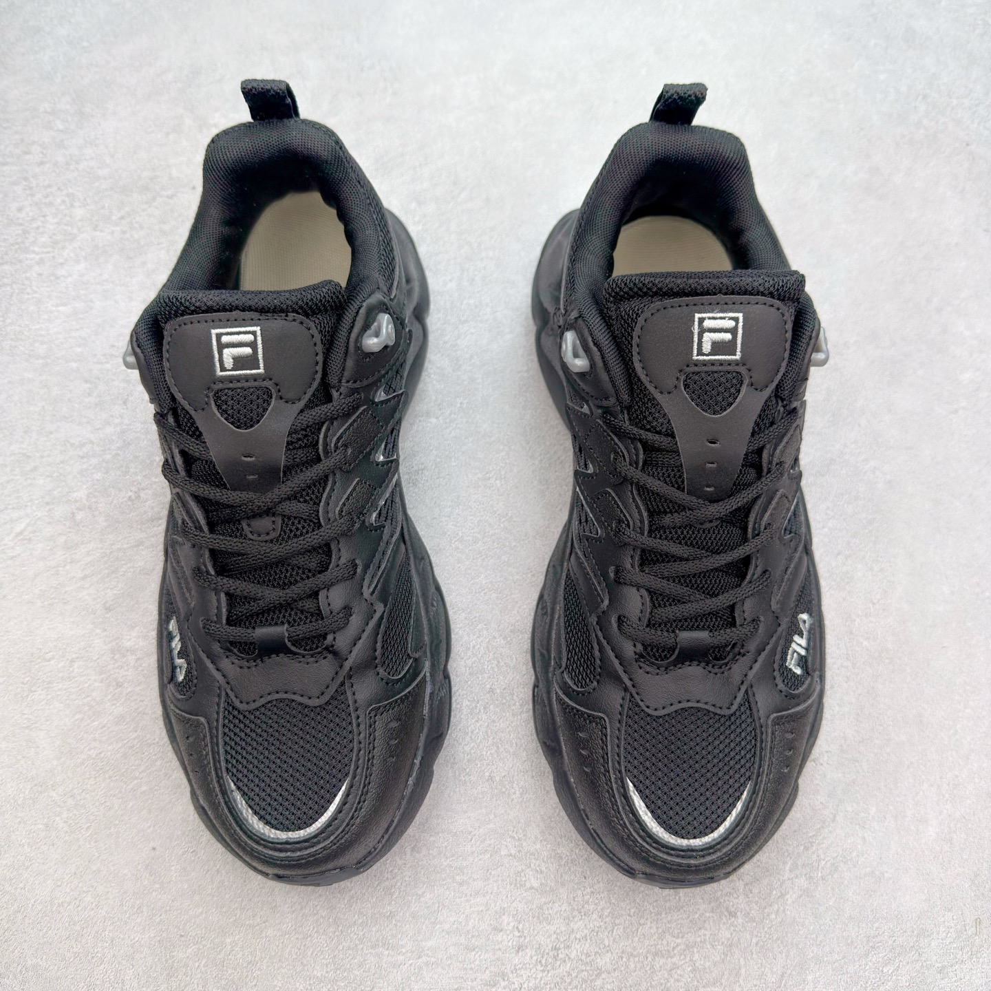 图片[2]-＃DT FILA Fern2 SO 斐乐摩登系列蕨草鞋运动潮流个性舒适柔软设计感 减震耐磨低帮生活休闲鞋 FUSION 系列传承了 FILA 的百年基因，融入年轻运动及潮流文化，成为引领变革、创新突破的一代。以“1+N” 的跨界合作模式重现经典的同时创造经典。带来最出其不意的跨界合作惊喜。同时，FILAFUSION把FILA 的 DNA 融入到定制体验里，你可以随心制造厲于你的产品。FILA FUSION 的鞋家族涵盖了老爹鞋、跑步鞋、网球鞋、季节款。风格复古新潮，满足了时尚人士出行及各类运动的搭配需求，成为当下年轻人筷拥的鞋类品牌之一。FILA FUSION 走进年轻人的世界，通过年轻人运动，街舞，滑板，篮球，展现 FILA FUSION 的潮流态度和年轻文化。FILA FUSION 认为末来属于引领变革、创新突破的年轻一代，让我们一起构成 FILA 未来的蓝图吧！尺码：35.5 36 36.5 37.5 38 38.5 39 40 40.5 41 42 42.5 43 44 44.5 45-选品中心