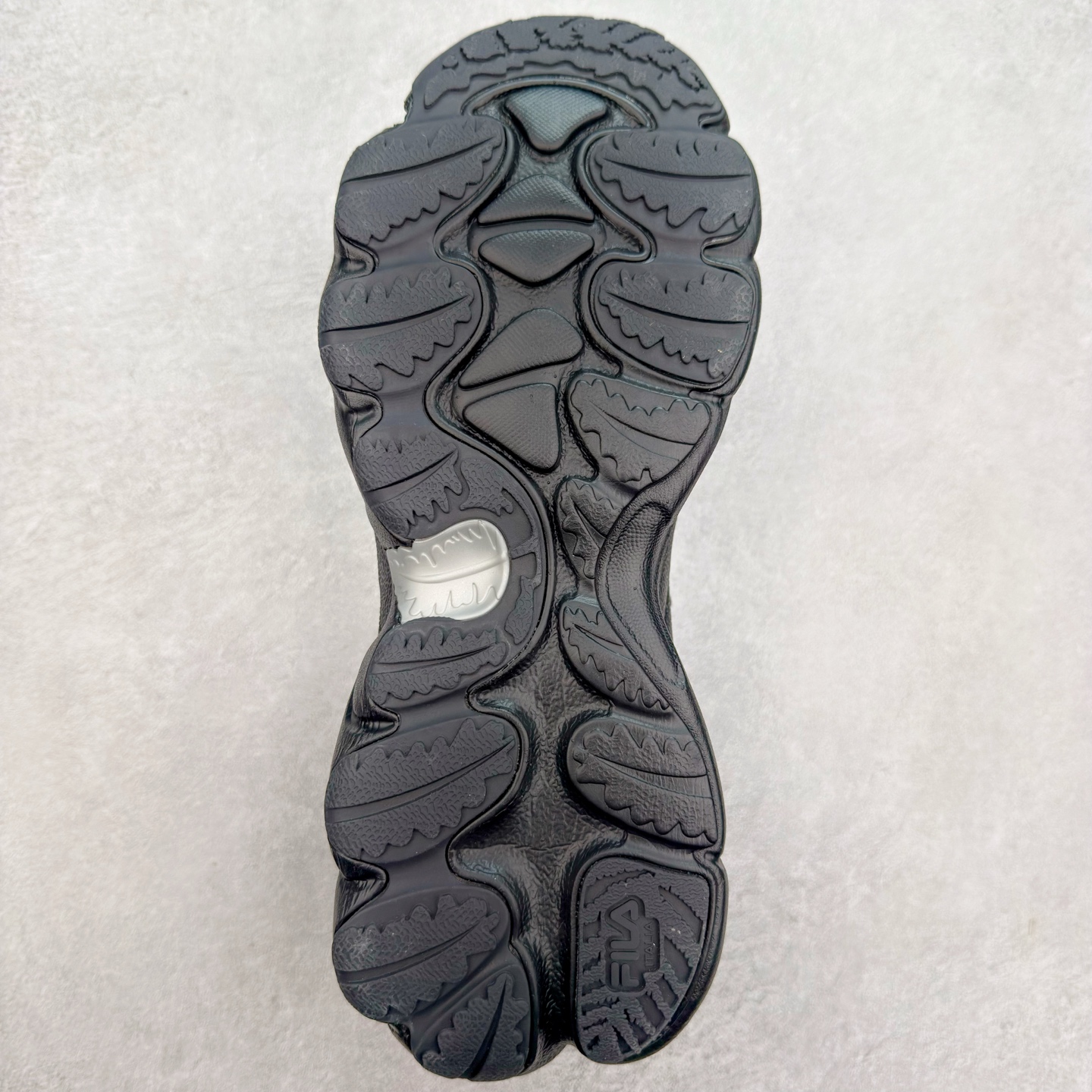 图片[9]-＃DT FILA Fern2 SO 斐乐摩登系列蕨草鞋运动潮流个性舒适柔软设计感 减震耐磨低帮生活休闲鞋 FUSION 系列传承了 FILA 的百年基因，融入年轻运动及潮流文化，成为引领变革、创新突破的一代。以“1+N” 的跨界合作模式重现经典的同时创造经典。带来最出其不意的跨界合作惊喜。同时，FILAFUSION把FILA 的 DNA 融入到定制体验里，你可以随心制造厲于你的产品。FILA FUSION 的鞋家族涵盖了老爹鞋、跑步鞋、网球鞋、季节款。风格复古新潮，满足了时尚人士出行及各类运动的搭配需求，成为当下年轻人筷拥的鞋类品牌之一。FILA FUSION 走进年轻人的世界，通过年轻人运动，街舞，滑板，篮球，展现 FILA FUSION 的潮流态度和年轻文化。FILA FUSION 认为末来属于引领变革、创新突破的年轻一代，让我们一起构成 FILA 未来的蓝图吧！尺码：35.5 36 36.5 37.5 38 38.5 39 40 40.5 41 42 42.5 43 44 44.5 45-选品中心