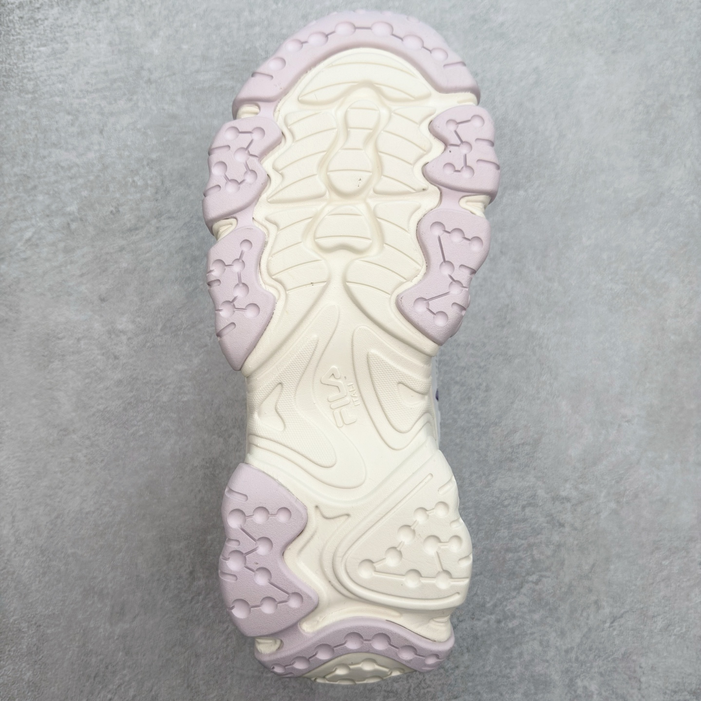 图片[9]-＃DT FILA FLUID 5 斐乐猫爪五代百搭低帮复古老爹风潮流休闲运动慢跑鞋 自老爹鞋开始流行于街头 FILA 陆续带回了一些老鞋 同时推出了诸多新鞋型 此番 FILA 为旗下 Ravagement 新增几款配色 将丰富的色彩组合起来 并搭配上繁复的鞋面结构 重新演绎了这双山系老爹鞋 尺码：35 36 36.5 37.5 38 38.5 39 40 40.5 41 42 42.5 43 44 44.5 45-选品中心