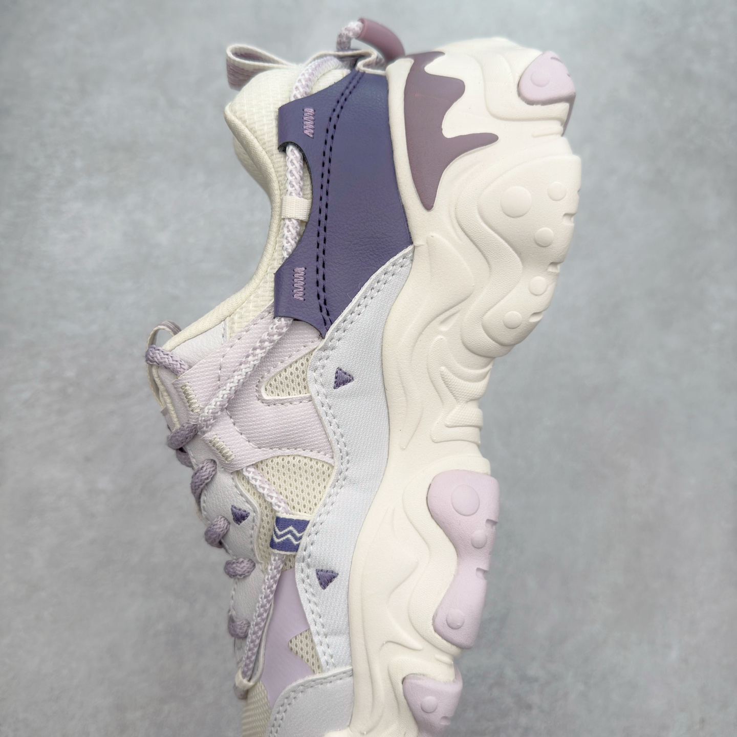 图片[7]-＃DT FILA FLUID 5 斐乐猫爪五代百搭低帮复古老爹风潮流休闲运动慢跑鞋 自老爹鞋开始流行于街头 FILA 陆续带回了一些老鞋 同时推出了诸多新鞋型 此番 FILA 为旗下 Ravagement 新增几款配色 将丰富的色彩组合起来 并搭配上繁复的鞋面结构 重新演绎了这双山系老爹鞋 尺码：35 36 36.5 37.5 38 38.5 39 40 40.5 41 42 42.5 43 44 44.5 45-选品中心