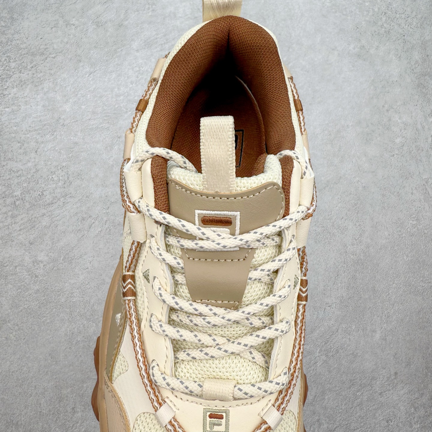 图片[5]-＃DT FILA FLUID 5 斐乐猫爪五代百搭低帮复古老爹风潮流休闲运动慢跑鞋 自老爹鞋开始流行于街头 FILA 陆续带回了一些老鞋 同时推出了诸多新鞋型 此番 FILA 为旗下 Ravagement 新增几款配色 将丰富的色彩组合起来 并搭配上繁复的鞋面结构 重新演绎了这双山系老爹鞋 尺码：35 36 36.5 37.5 38 38.5 39 40 40.5 41 42 42.5 43 44 44.5 45-选品中心