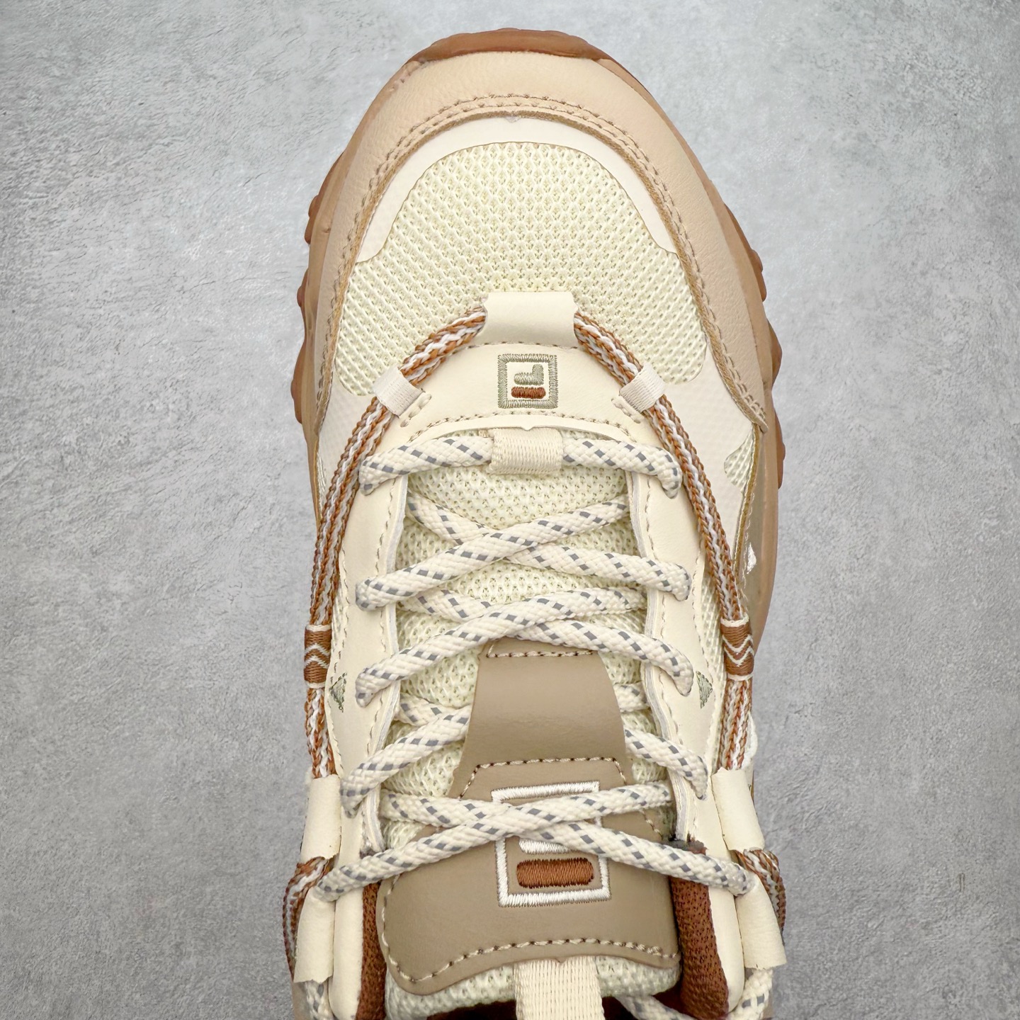 图片[4]-＃DT FILA FLUID 5 斐乐猫爪五代百搭低帮复古老爹风潮流休闲运动慢跑鞋 自老爹鞋开始流行于街头 FILA 陆续带回了一些老鞋 同时推出了诸多新鞋型 此番 FILA 为旗下 Ravagement 新增几款配色 将丰富的色彩组合起来 并搭配上繁复的鞋面结构 重新演绎了这双山系老爹鞋 尺码：35 36 36.5 37.5 38 38.5 39 40 40.5 41 42 42.5 43 44 44.5 45-选品中心