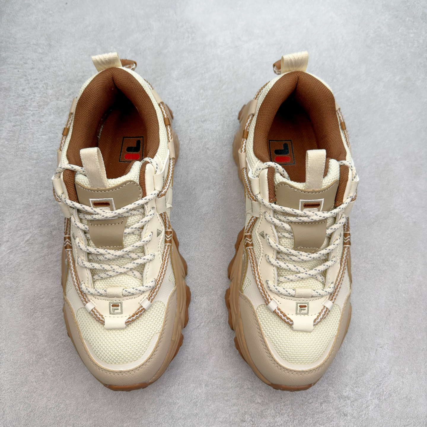 图片[2]-＃DT FILA FLUID 5 斐乐猫爪五代百搭低帮复古老爹风潮流休闲运动慢跑鞋 自老爹鞋开始流行于街头 FILA 陆续带回了一些老鞋 同时推出了诸多新鞋型 此番 FILA 为旗下 Ravagement 新增几款配色 将丰富的色彩组合起来 并搭配上繁复的鞋面结构 重新演绎了这双山系老爹鞋 尺码：35 36 36.5 37.5 38 38.5 39 40 40.5 41 42 42.5 43 44 44.5 45-选品中心