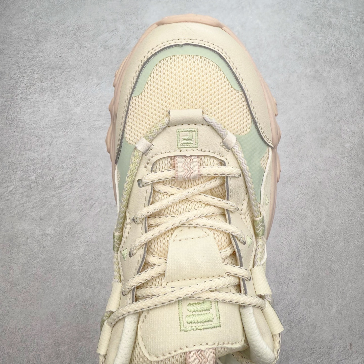 图片[4]-＃DT FILA FLUID 5 斐乐猫爪五代百搭低帮复古老爹风潮流休闲运动慢跑鞋 自老爹鞋开始流行于街头 FILA 陆续带回了一些老鞋 同时推出了诸多新鞋型 此番 FILA 为旗下 Ravagement 新增几款配色 将丰富的色彩组合起来 并搭配上繁复的鞋面结构 重新演绎了这双山系老爹鞋 尺码：35 36 36.5 37.5 38 38.5 39 40 40.5 41 42 42.5 43 44 44.5 45-选品中心