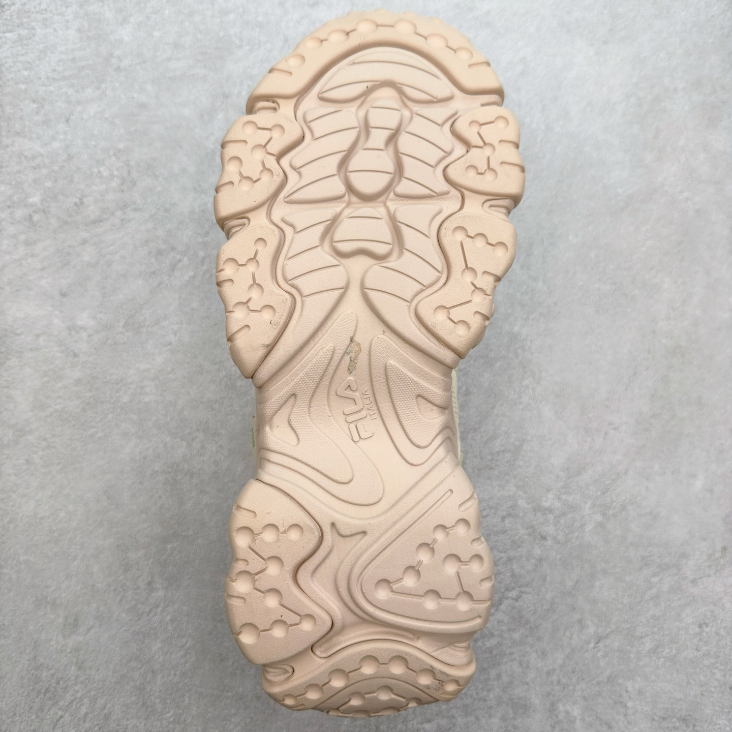 图片[9]-＃DT FILA FLUID 5 斐乐猫爪五代百搭低帮复古老爹风潮流休闲运动慢跑鞋 自老爹鞋开始流行于街头 FILA 陆续带回了一些老鞋 同时推出了诸多新鞋型 此番 FILA 为旗下 Ravagement 新增几款配色 将丰富的色彩组合起来 并搭配上繁复的鞋面结构 重新演绎了这双山系老爹鞋 尺码：35 36 36.5 37.5 38 38.5 39 40 40.5 41 42 42.5 43 44 44.5 45-选品中心