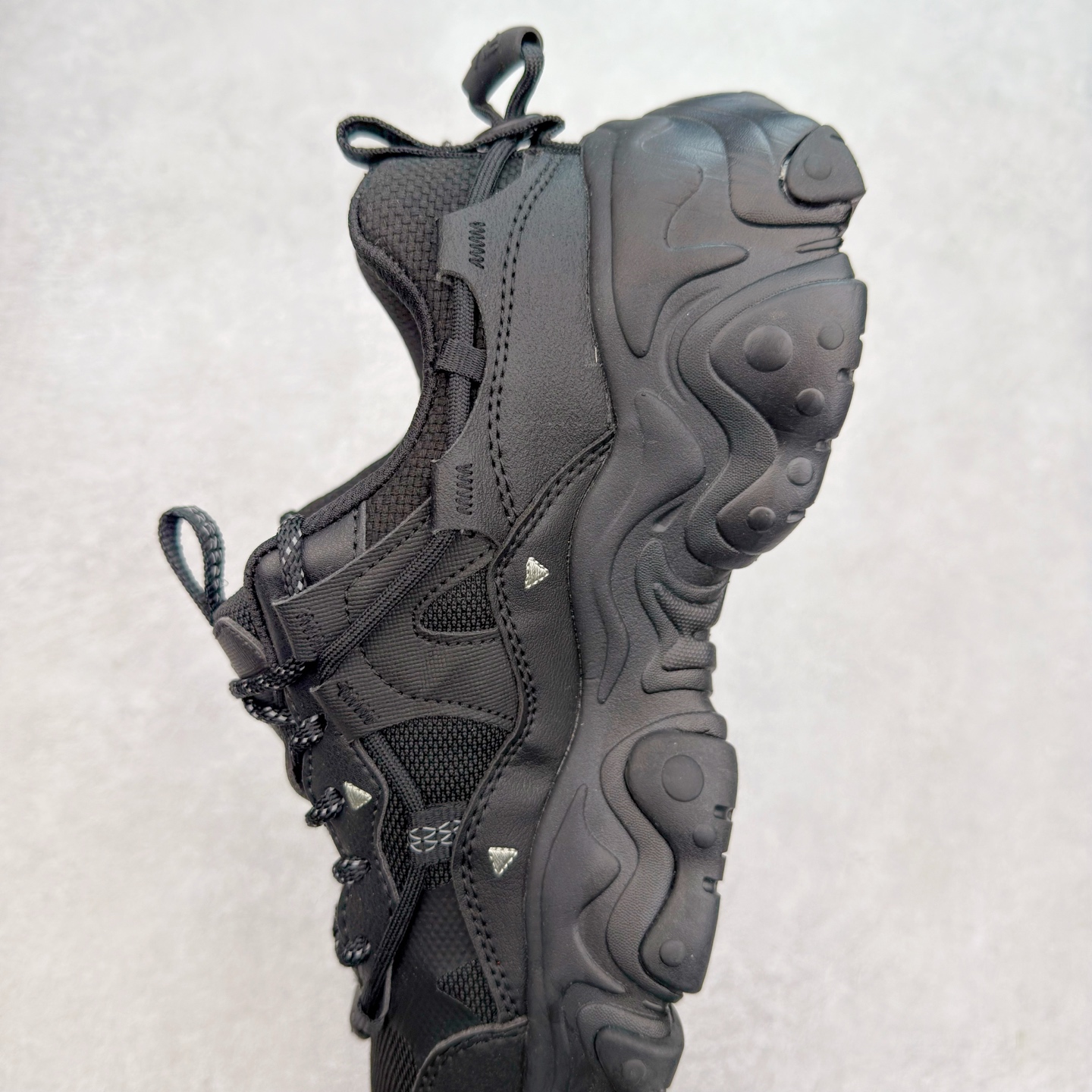 图片[7]-＃DT FILA FLUID 5 斐乐猫爪五代百搭低帮复古老爹风潮流休闲运动慢跑鞋 自老爹鞋开始流行于街头 FILA 陆续带回了一些老鞋 同时推出了诸多新鞋型 此番 FILA 为旗下 Ravagement 新增几款配色 将丰富的色彩组合起来 并搭配上繁复的鞋面结构 重新演绎了这双山系老爹鞋 尺码：35 36 36.5 37.5 38 38.5 39 40 40.5 41 42 42.5 43 44 44.5 45-选品中心