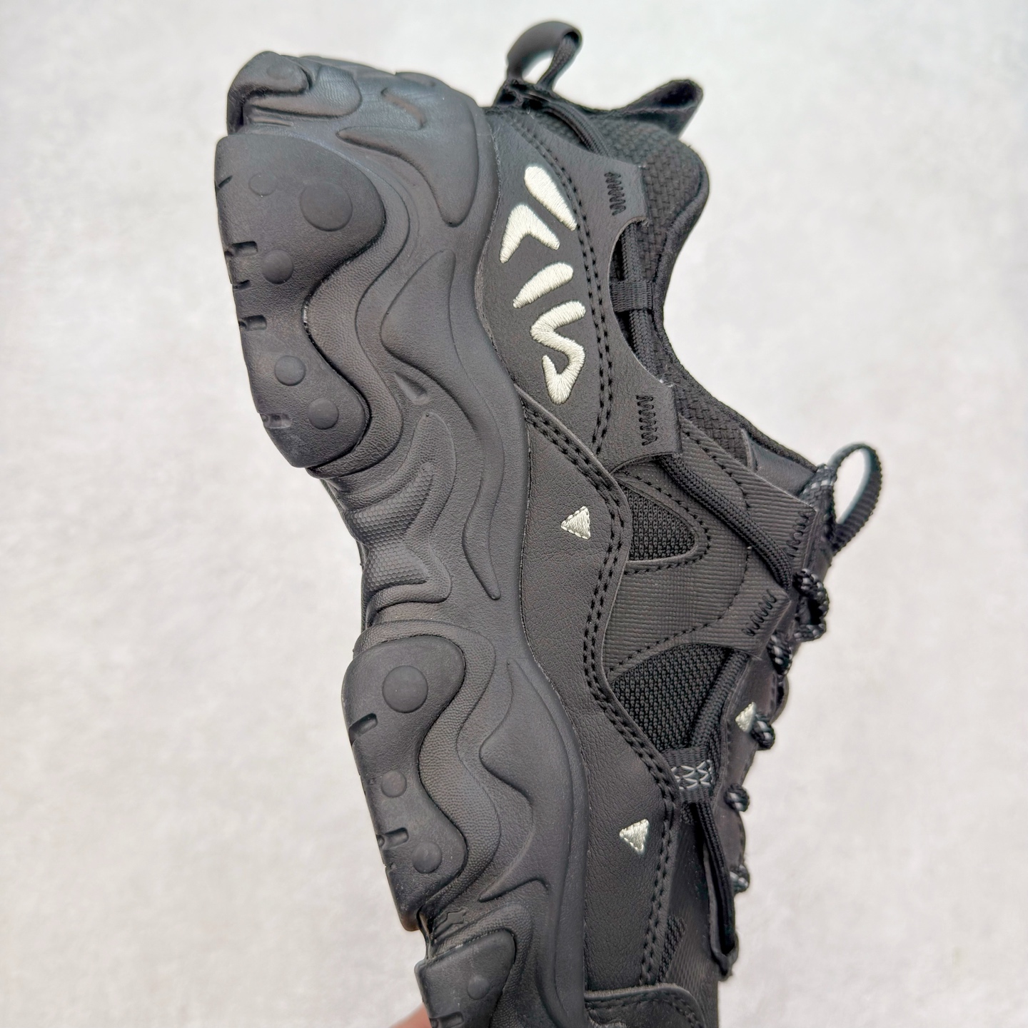 图片[6]-＃DT FILA FLUID 5 斐乐猫爪五代百搭低帮复古老爹风潮流休闲运动慢跑鞋 自老爹鞋开始流行于街头 FILA 陆续带回了一些老鞋 同时推出了诸多新鞋型 此番 FILA 为旗下 Ravagement 新增几款配色 将丰富的色彩组合起来 并搭配上繁复的鞋面结构 重新演绎了这双山系老爹鞋 尺码：35 36 36.5 37.5 38 38.5 39 40 40.5 41 42 42.5 43 44 44.5 45-选品中心